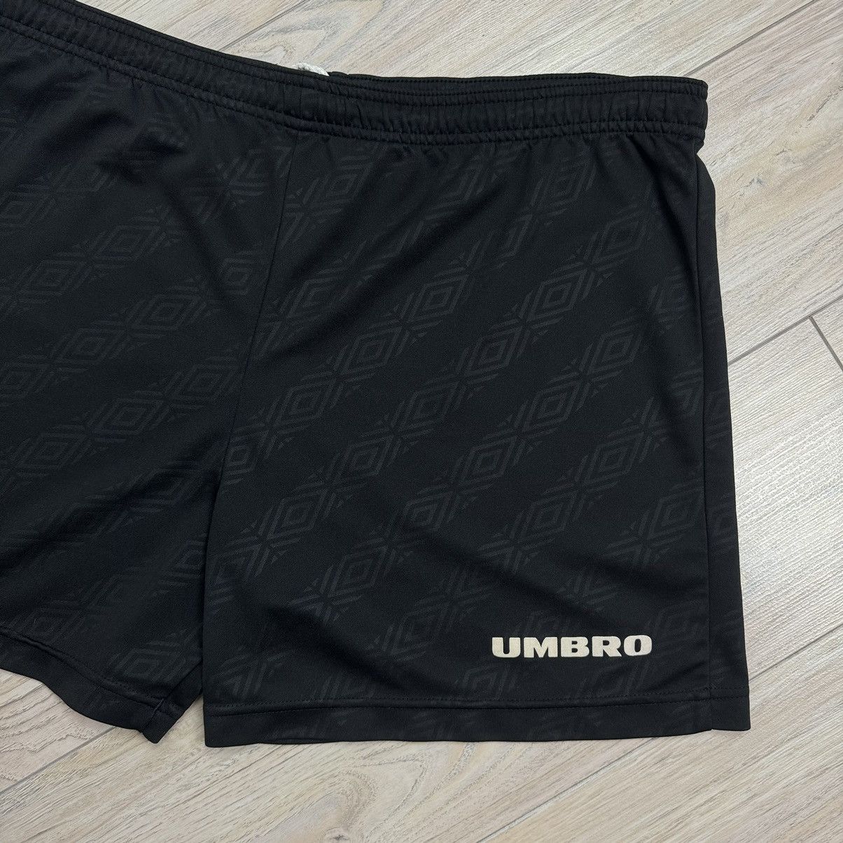 Umbro Vintage Y2K Umbro Monogram Logo Running Shorts Size US 37 - 4 Thumbnail