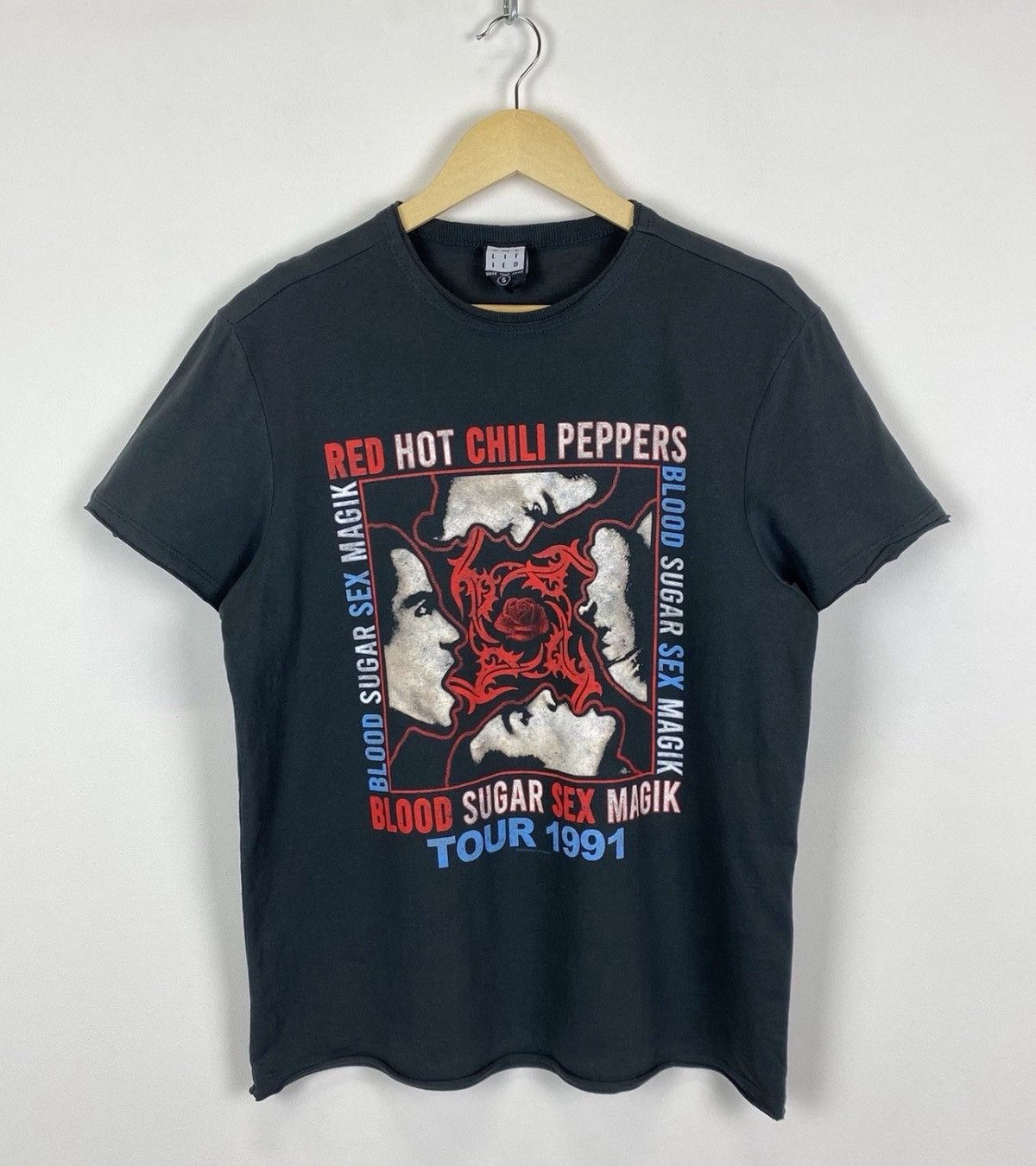 Amplified Red Hot Chili Peppers Blood Sugar Sex Magik Tour T-Shirt Size US S / EU 44-46 / 1 - 1 Thumbnail