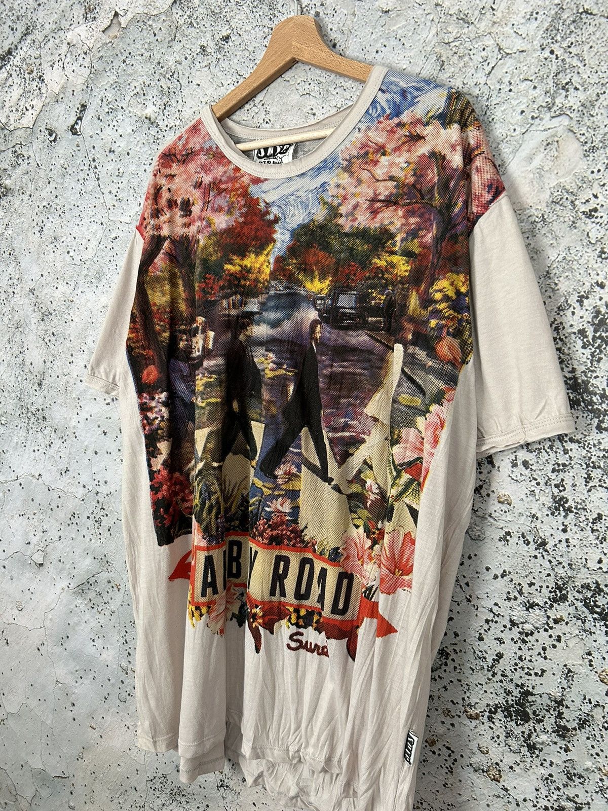 Band Tees Vintage The Beatles Abbey Road Band Tee 90s AOP Size US XXL / EU 58 / 5 - 2 Thumbnail