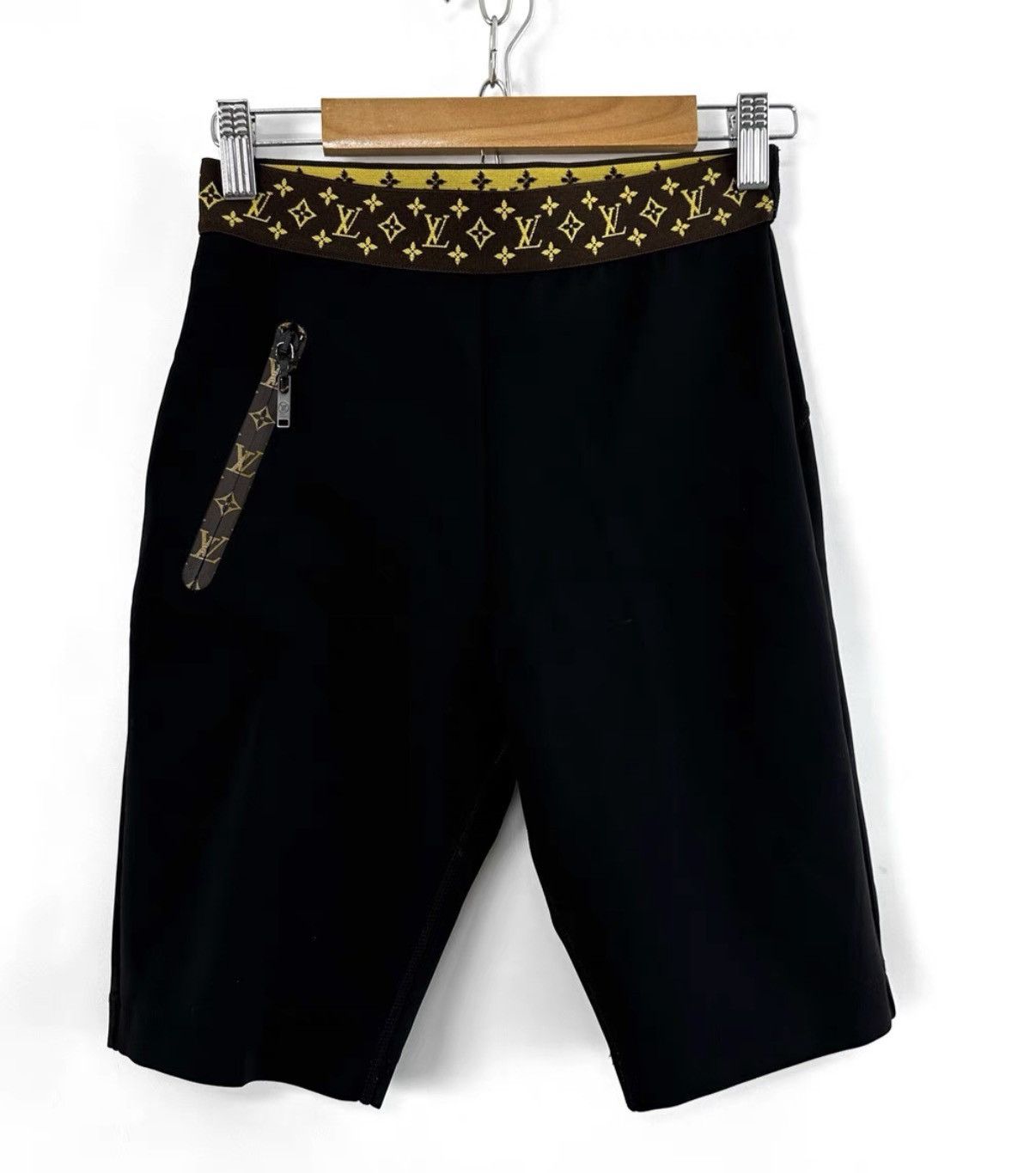 Louis Vuitton Louis Vuitton Black Stretch Biker Shorts K12 Size 25" / US 0 / IT 36 - 1 Thumbnail