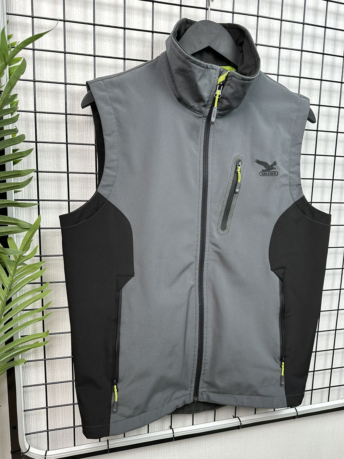 SALEWA Salewa windbreak Vest Size M Men Grey Black Size US M / EU 48-50 / 2 - 3 Thumbnail