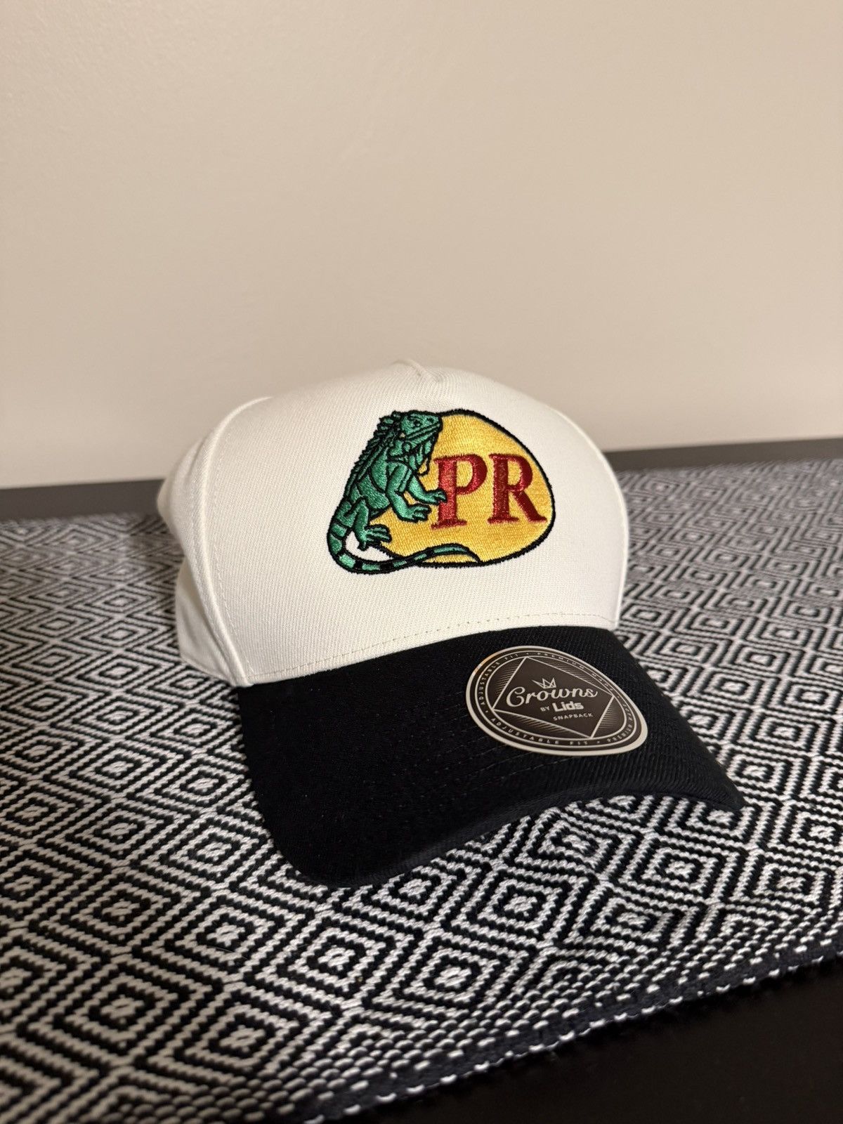 Lids Puerto Rico Iguana Custom SnapBack Size ONE SIZE - 6 Thumbnail
