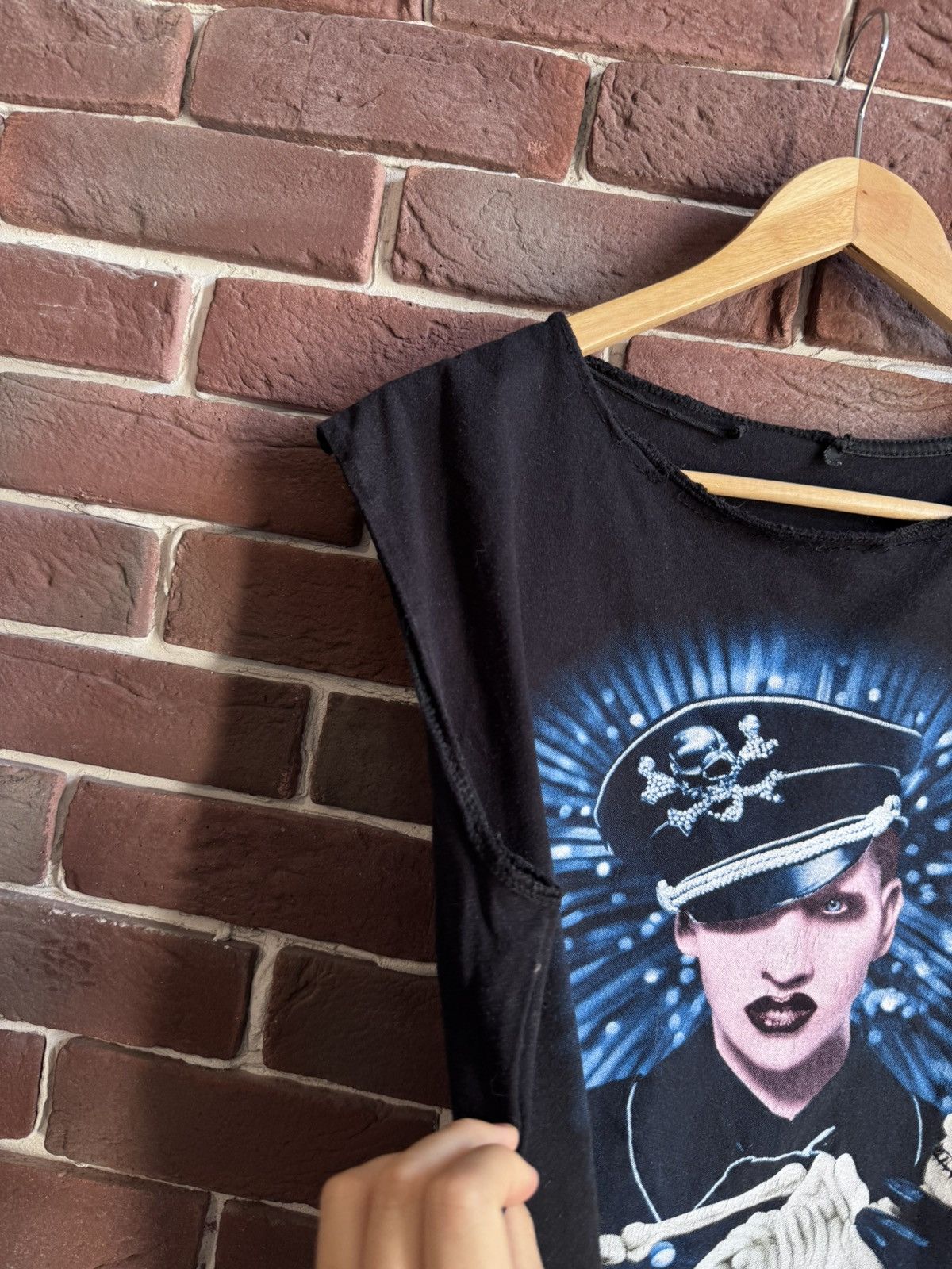 Marilyn Manson Vintage 2004 MARILYN MANSON Against All Gods Band Tshirt Size US M / EU 48-50 / 2 - 6 Thumbnail