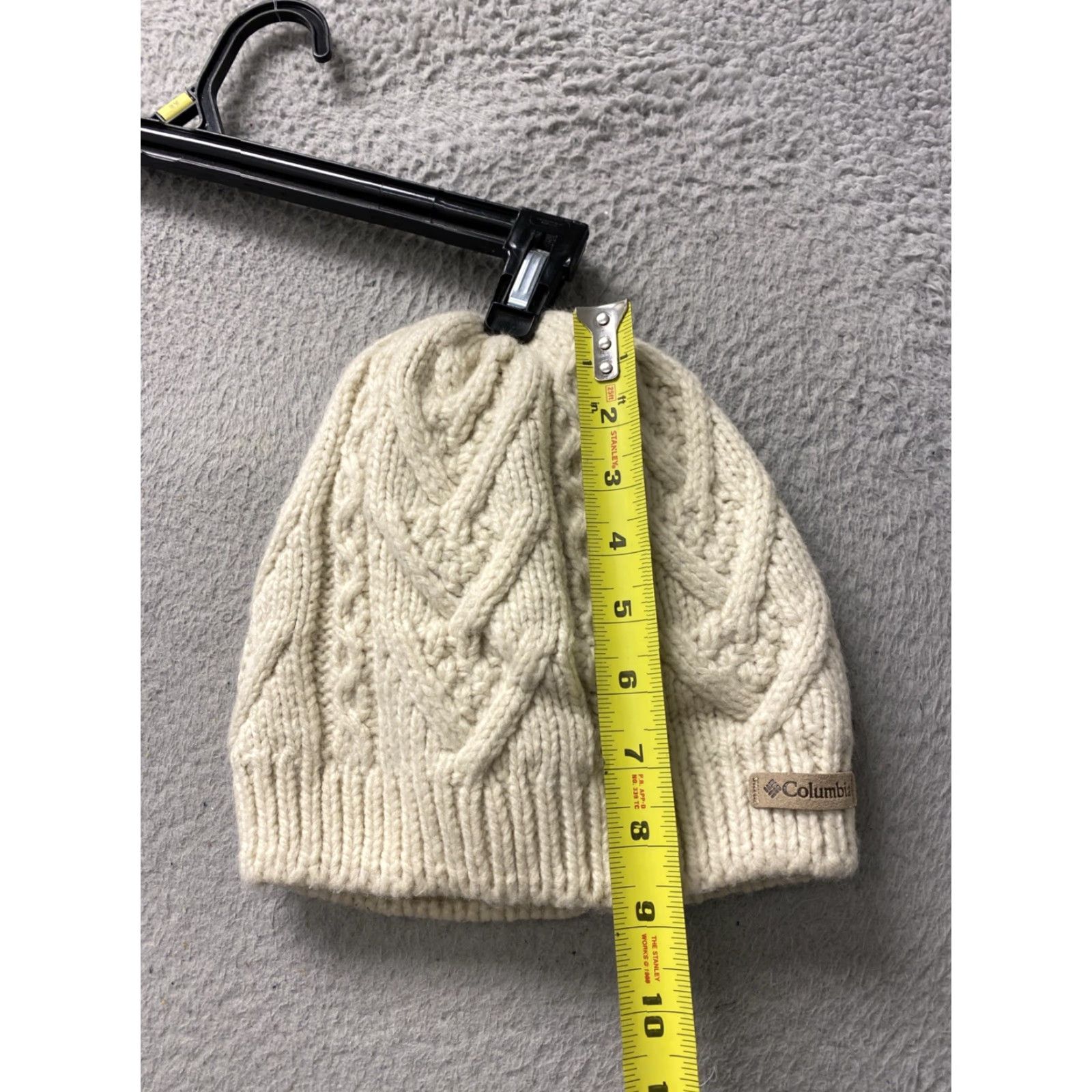 Vintage Columbia Beanie Womens One Size White Knit Beanie Ski Outdoor Adjustable Lightweight Logo Solid Knit Beanie Womens (One Size) Size ONE SIZE - 3 Thumbnail