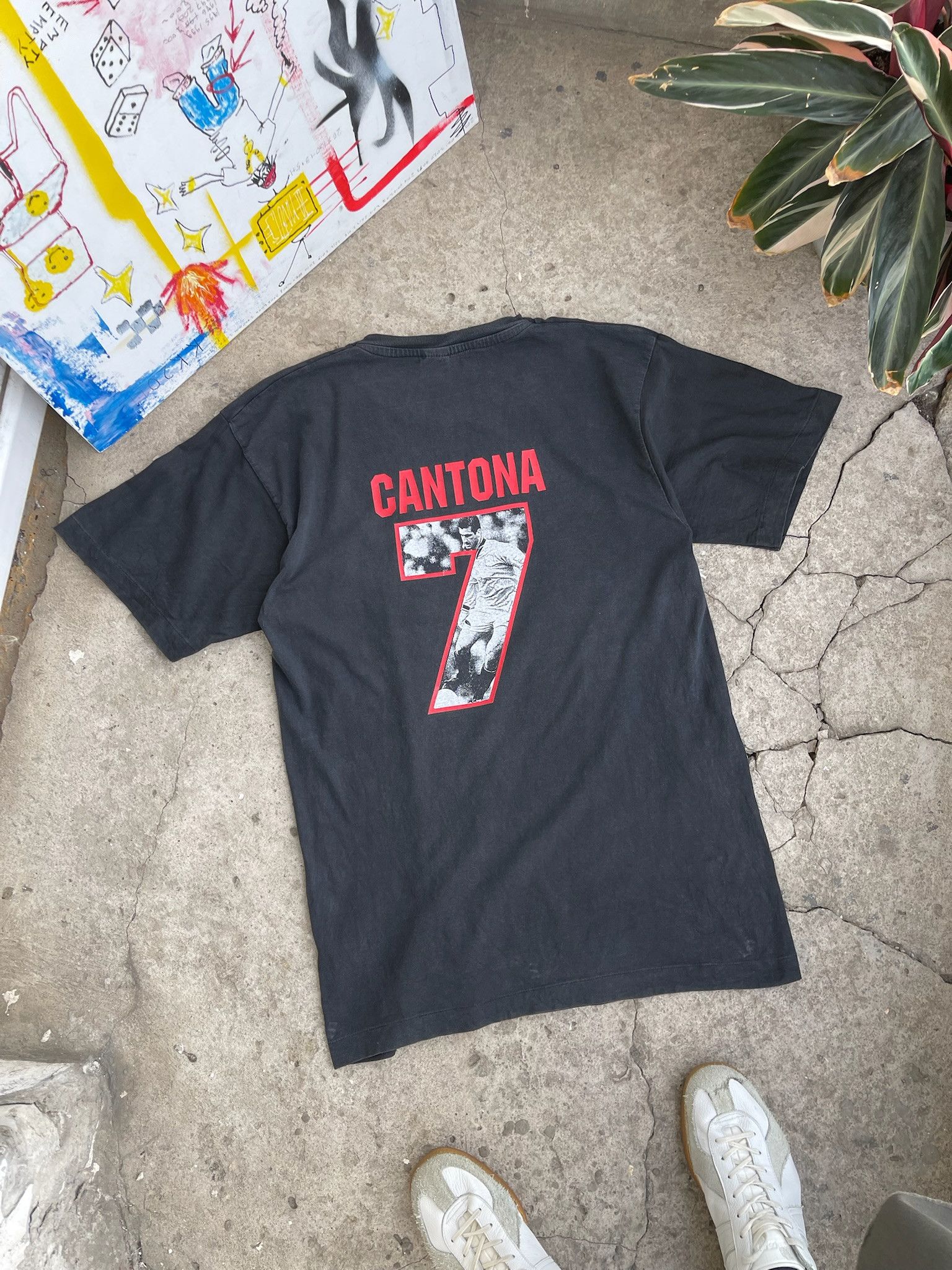 Vintage Vintage Eric Cantona Eric Tshirt Manchester inited jersey Size US L / EU 52-54 / 3 - 8 Thumbnail