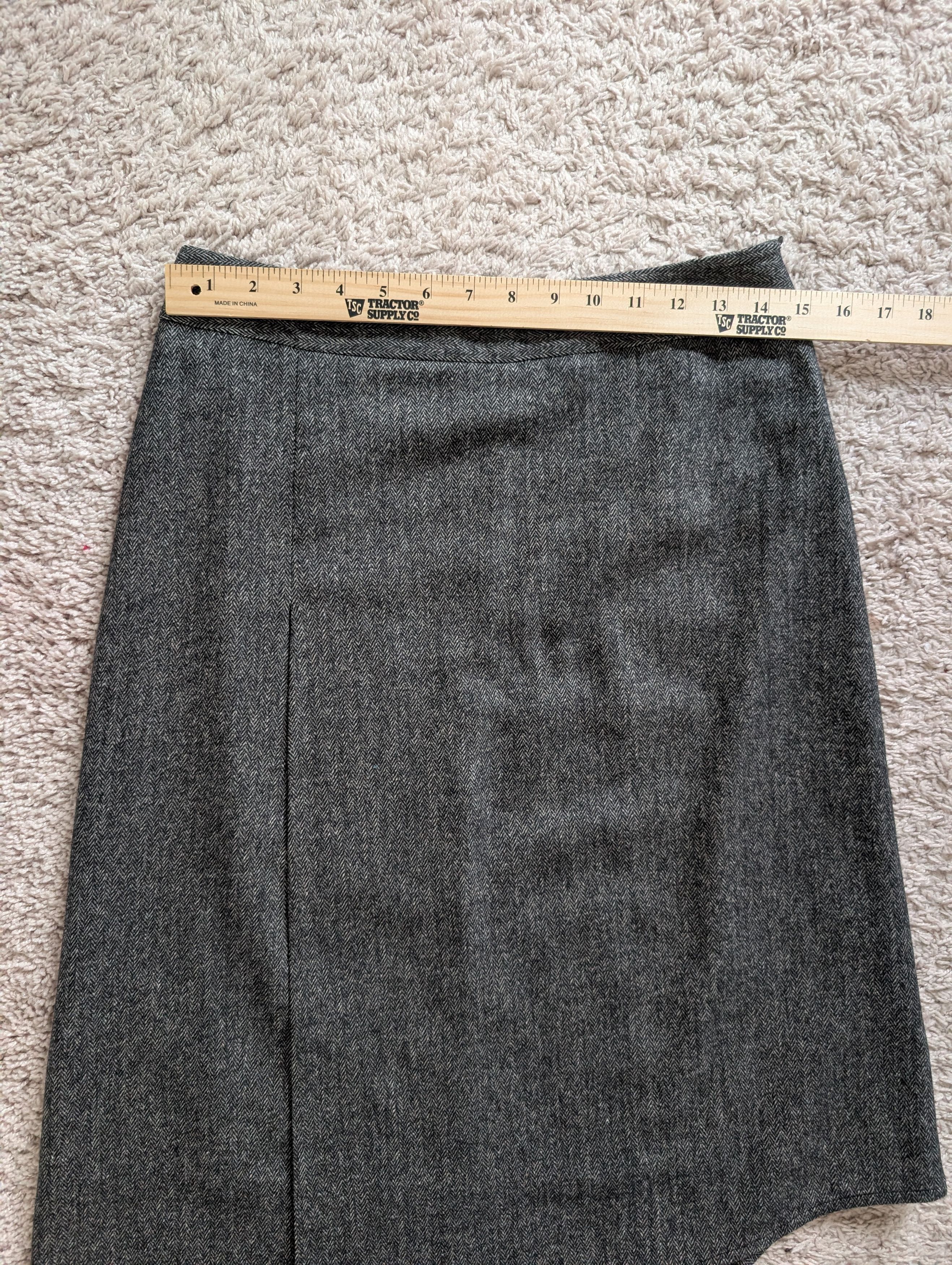 Max Mara 'S Max Mara Gray Herringbone Virgin Wool Asymmetric Skirt Size 27" / US 4 / IT 40 - 9 Thumbnail