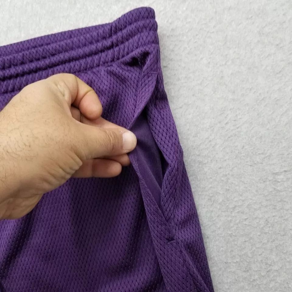 NBA Los Angeles Lakers Shorts Mens Medium Purple Pockets NBA Size US 36 / EU 52 - 8 Thumbnail