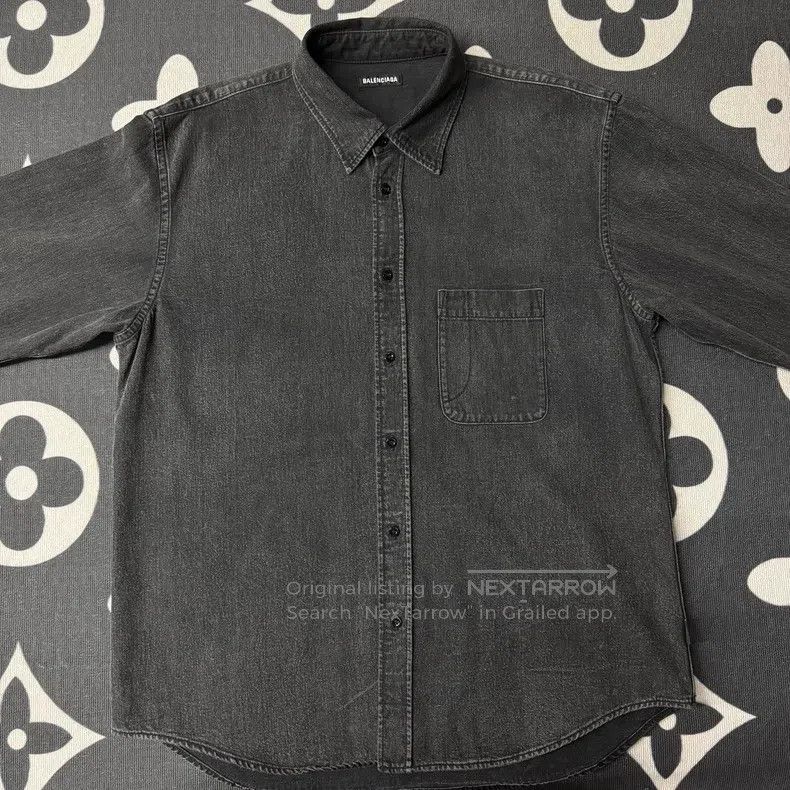 Balenciaga Balenciaga size 39 Back Red Letter Denim Long-Sleeve Shirt Size US S / EU 44-46 / 1 - 1 Thumbnail