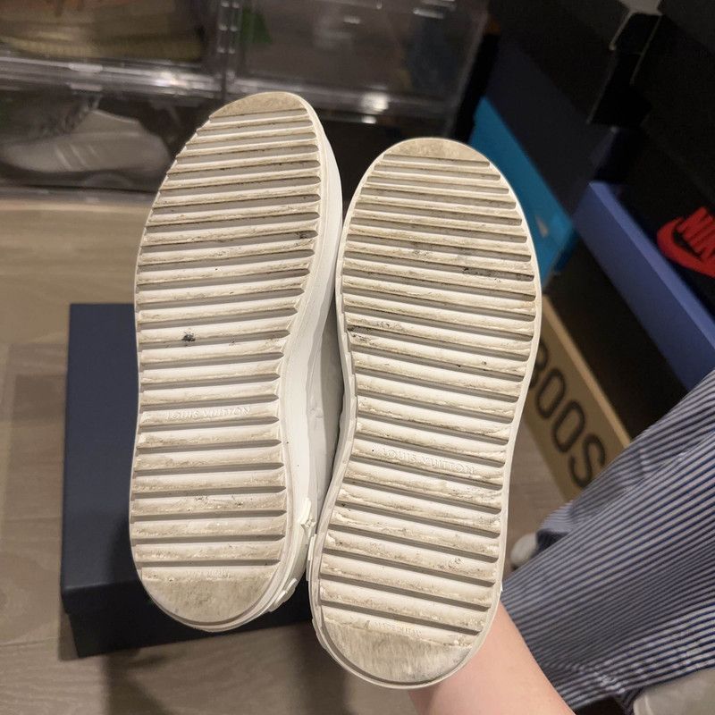 Louis Vuitton Louis Vuitton Time Out White Leather Fashion Sneakers -2508 Size US 4 / IT 34 - 4 Thumbnail