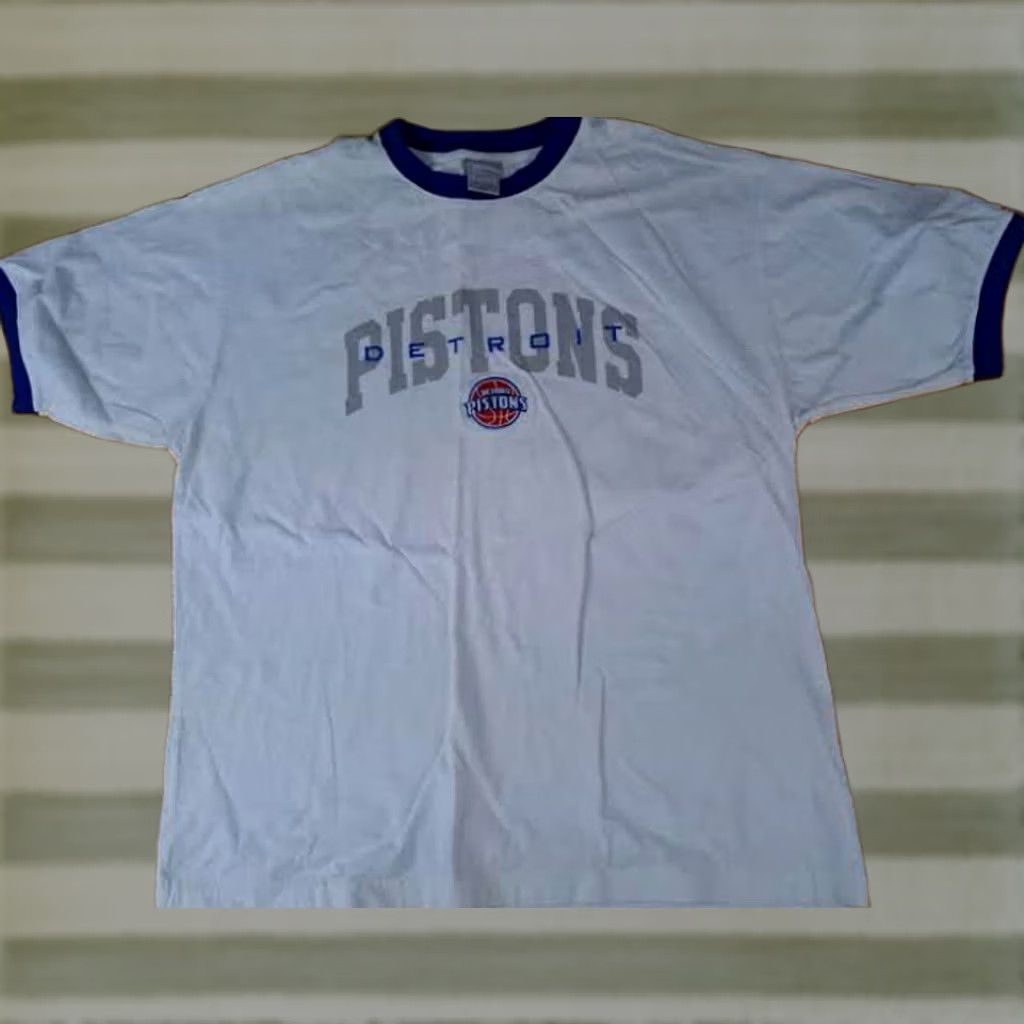 NBA VINTAGE Detroit Pistons Basketball NBA XL Embroidered Ringer T-Shirt Size US XL / EU 56 / 4 - 1 Thumbnail