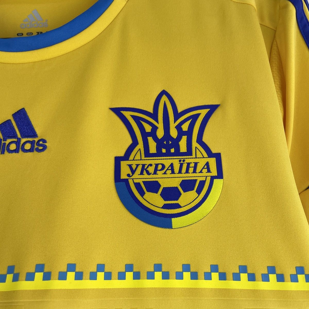 Adidas Ukraine National Team Home Soccer Jersey Shirt Euro 2012 Size US L / EU 52-54 / 3 - 4 Thumbnail
