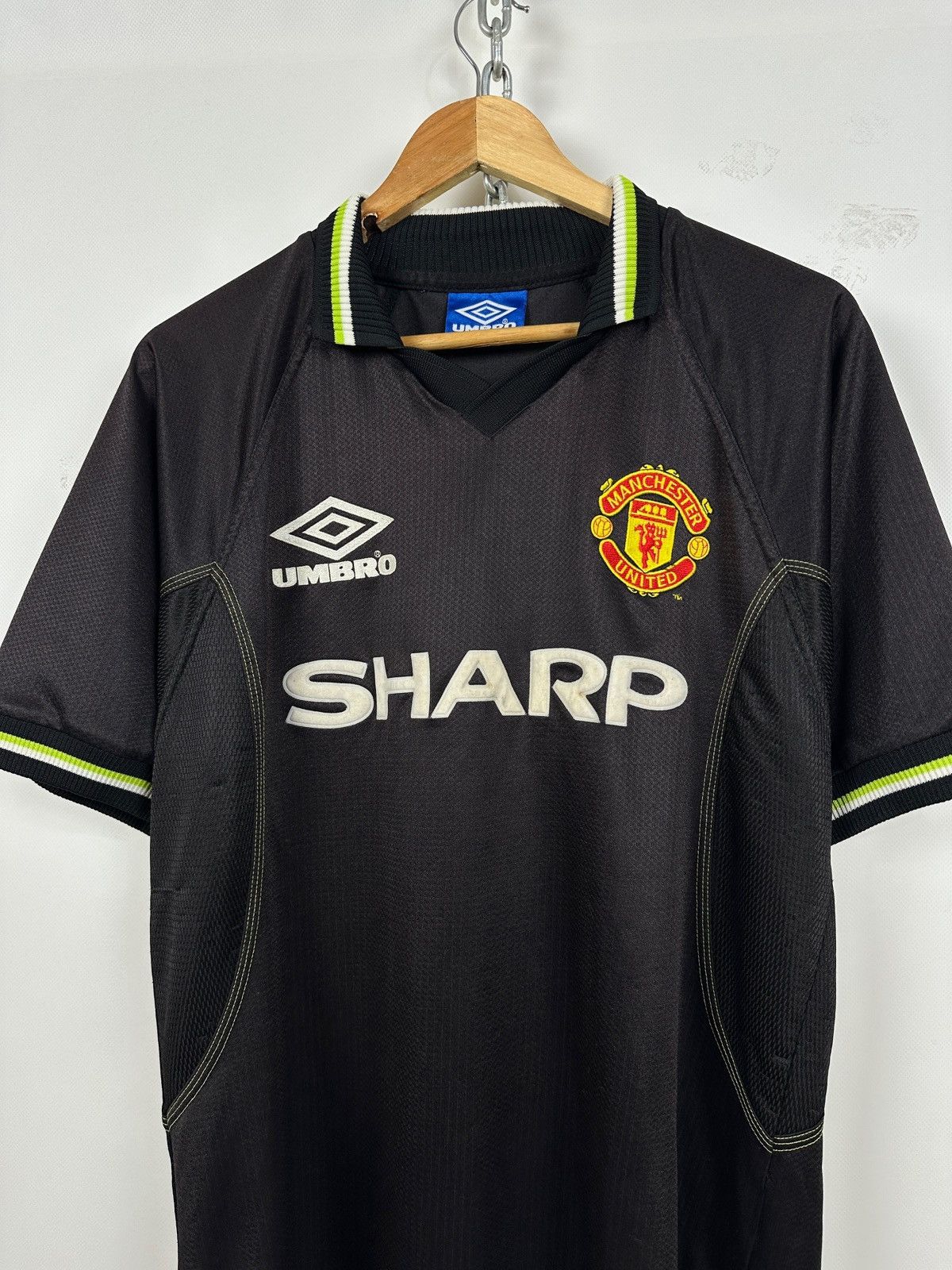 Umbro 1998/99 Umbro Manchester United Third Vintage Soccer Jersey Size US M / EU 48-50 / 2 - 3 Thumbnail