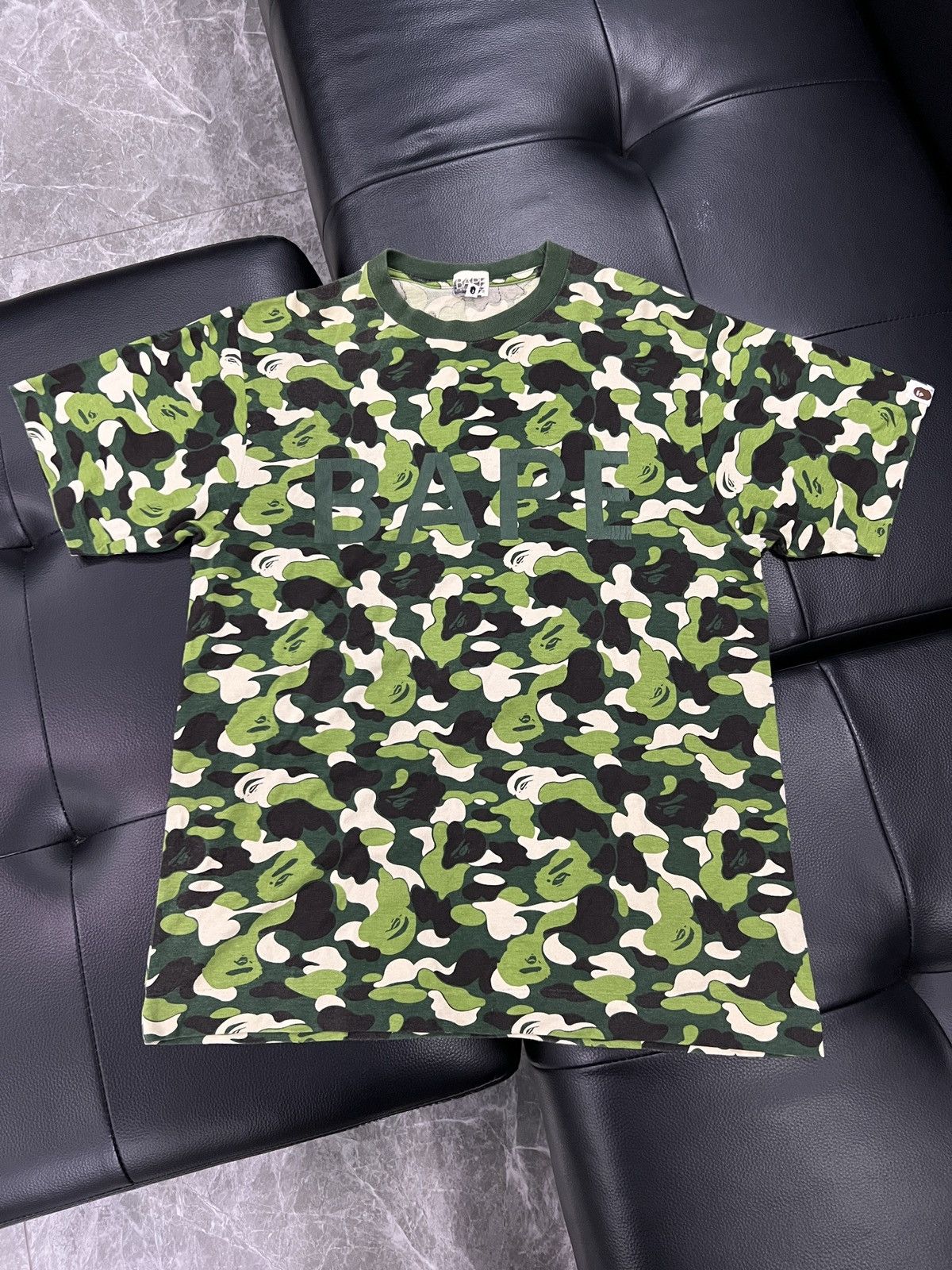 Bape A Bathing Ape 2008–2012 Green Camo Logo T-Shirt Size US M / EU 48-50 / 2 - 1 Thumbnail