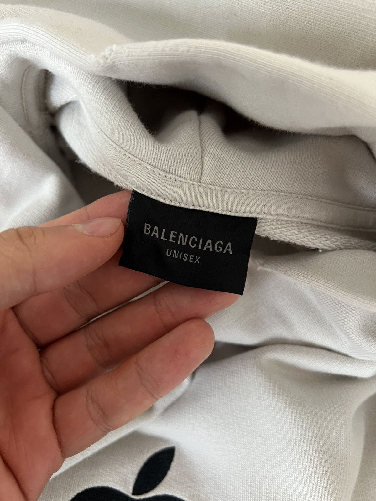 Balenciaga Balenciaga Apple Be different hoodie Size US L / EU 52-54 / 3 - 11 Thumbnail
