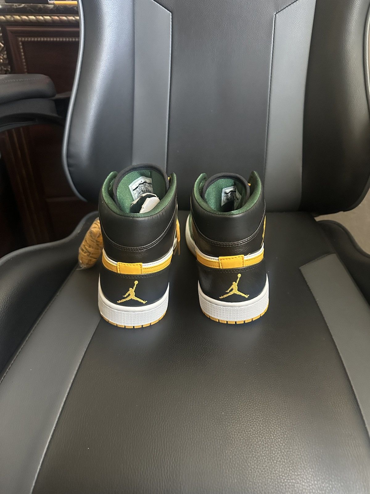 Jordan Brand Air Jordan 1 Mid ‘Sonics’ DS Size US 10 / EU 43 - 4 Thumbnail
