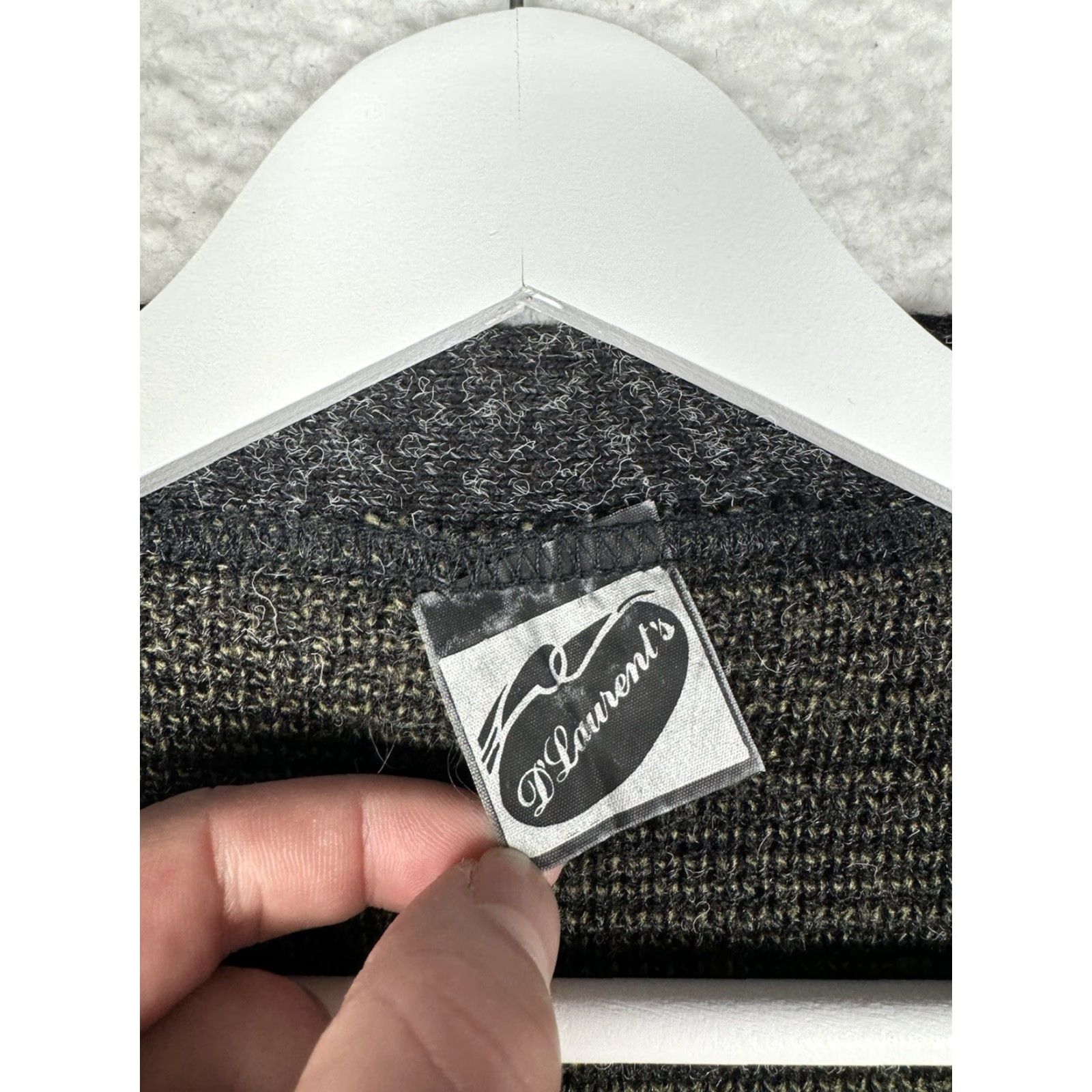 Vintage VINTAGE D'Laurent's Cardigan Sweater Men L Acrylic Pattern Grandpa Gray Green - Mens - Sweater - Cardigan - Large - Gray - Acrylic - Vintage - 90s Size US L / EU 52-54 / 3 - 6 Thumbnail