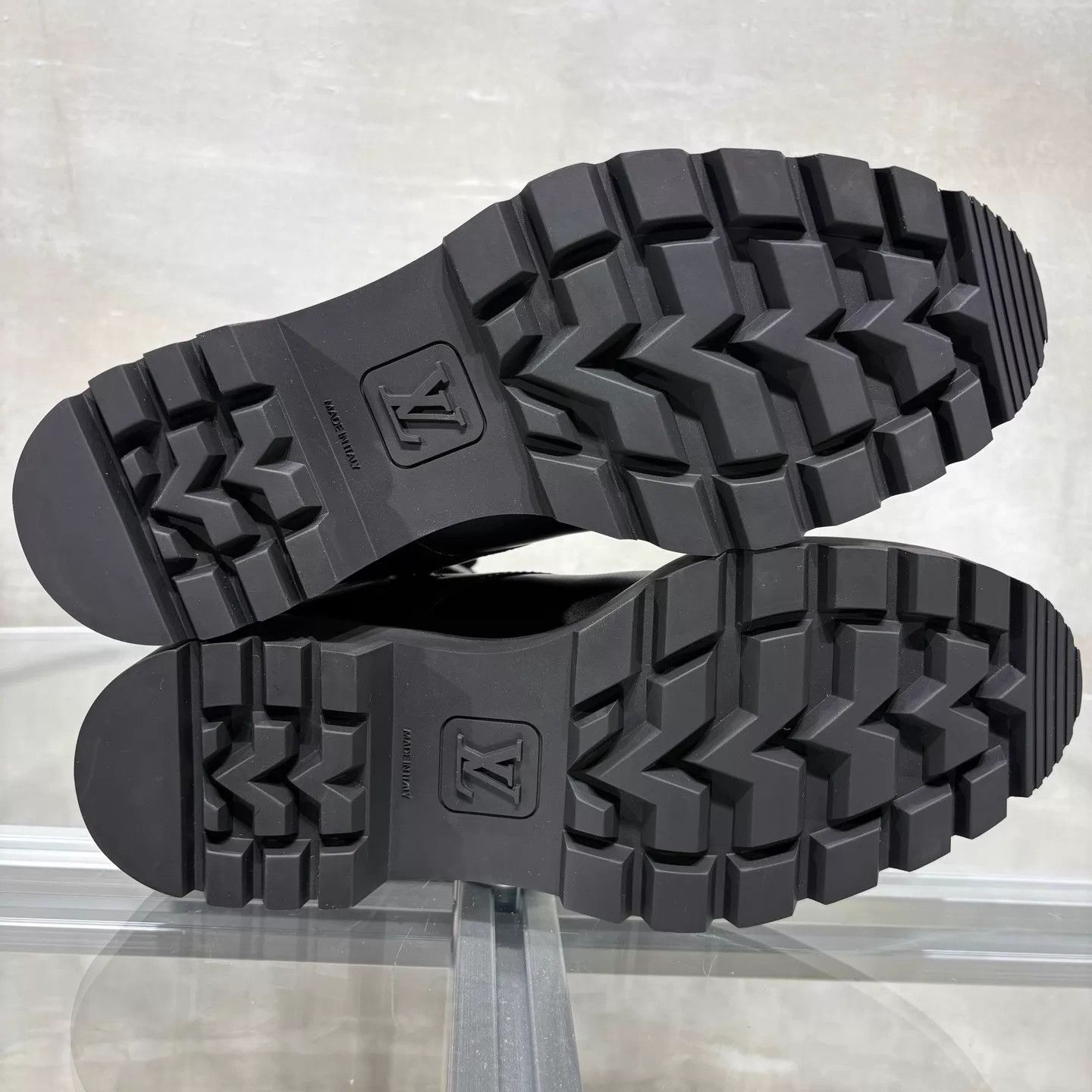 Louis Vuitton LV black logo martin boots new tried on 38 YH25103 Size US 7.5 / IT 37.5 - 6 Thumbnail