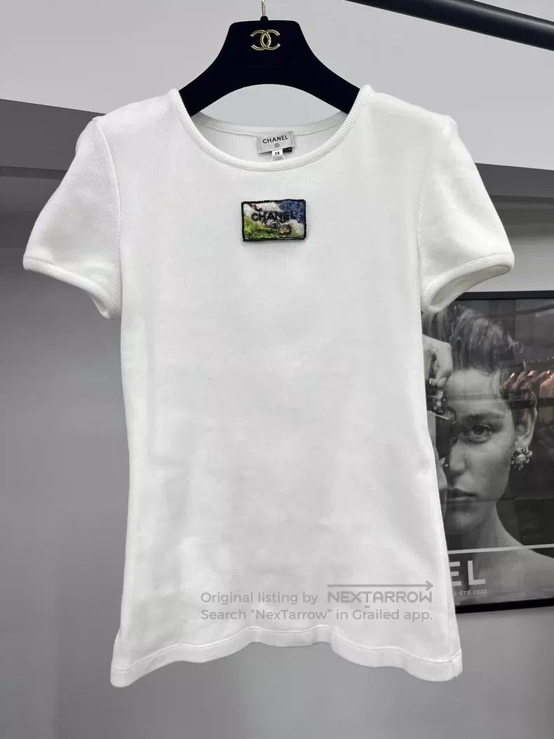 Chanel Chanel White short-sleeved T-shirt with studded bead embro Size XS / US 0-2 / IT 36-38 - 1 Thumbnail