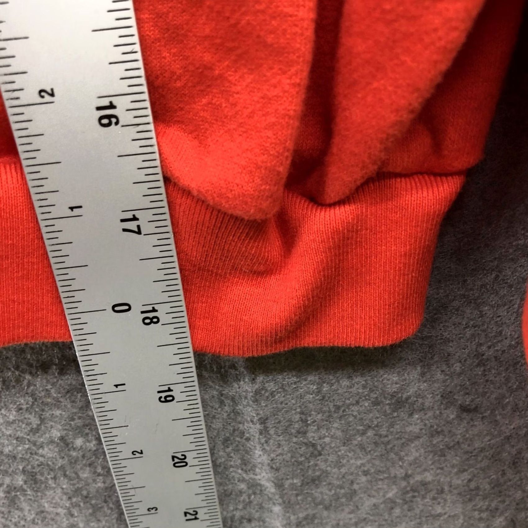 Levi's Levi's Sweatshirt Womens M Orange Crewneck Relaxed Cropped Pullover Size M / US 6-8 / IT 42-44 - 7 Thumbnail