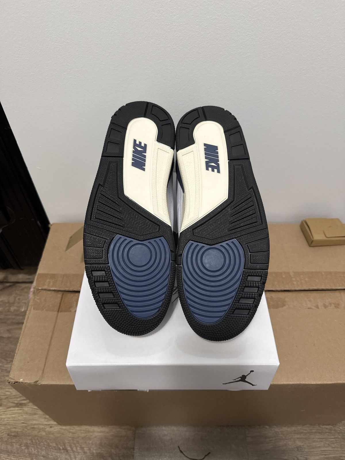 Jordan Brand Air Jordan 3 Retro 3 OG SP A Ma Maniére Diffused Blue Size US 10 / EU 43 - 6 Thumbnail