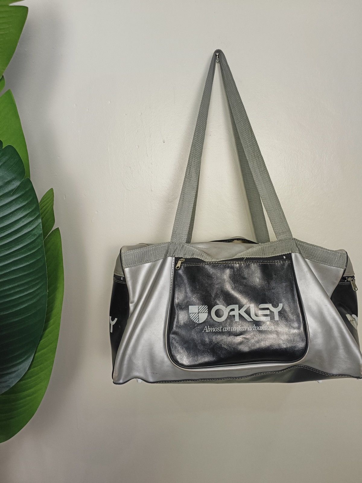 Oakley × Vintage OAKLEY Travel Bag Size ONE SIZE - 1 Thumbnail