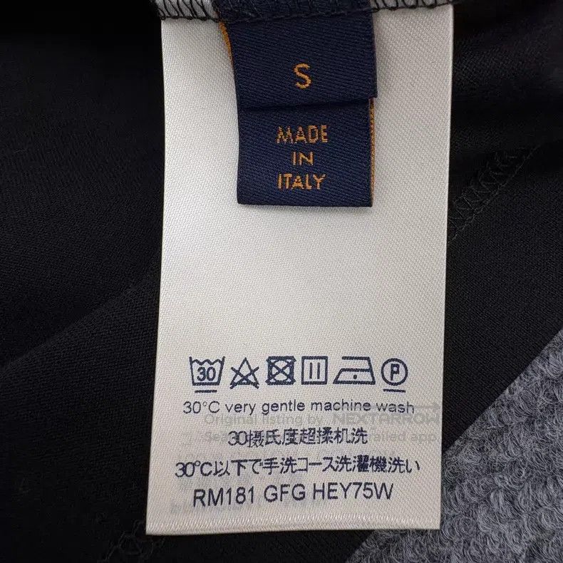 Louis Vuitton Louis Vuitton Neckline monogram embroidered short sleeve Size US S / EU 44-46 / 1 - 6 Thumbnail