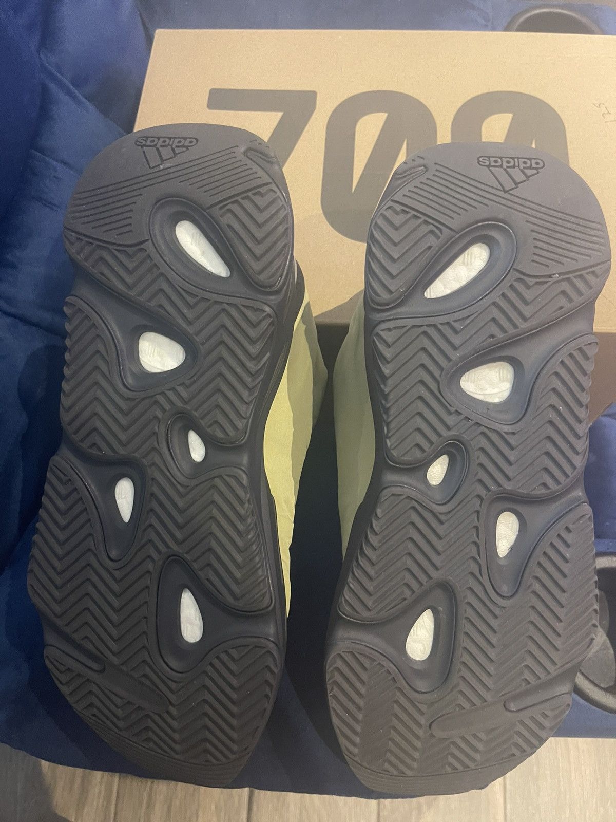 Yeezy Yeezy 700 mnvn resin Size US 11 / EU 44 - 5 Thumbnail