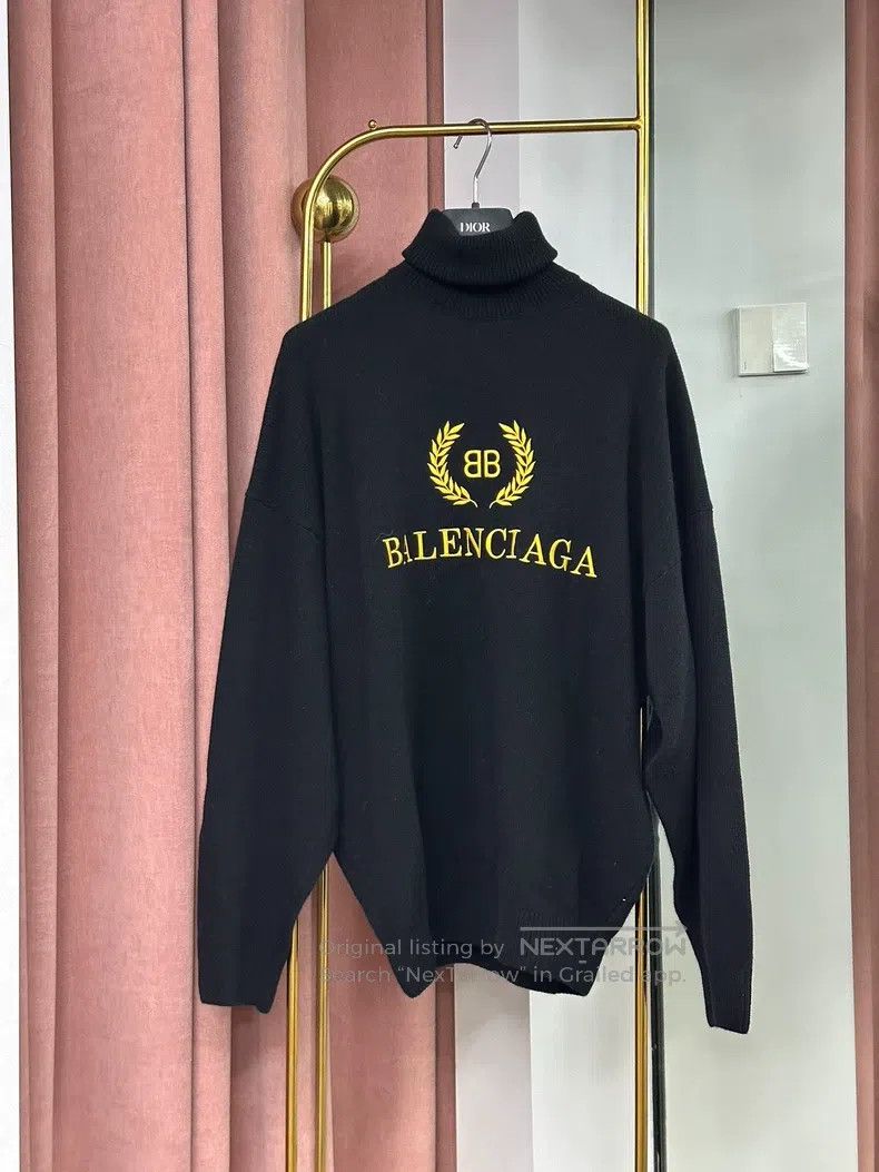 Balenciaga Balenciaga Embroidered logo in black letters turtle neck l Size US XS / EU 42 / 0 - 1 Thumbnail