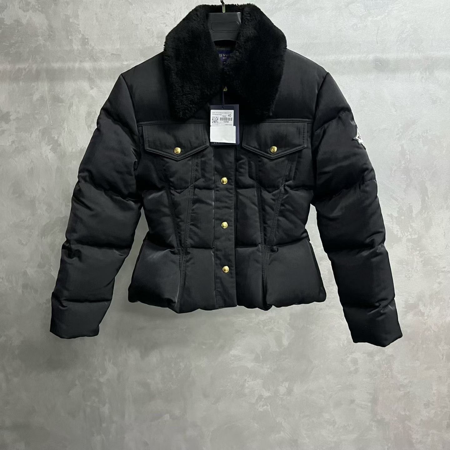Louis Vuitton Louis Vuitton Casual Cotton Black Down Jacket us_2 Women Size XS / US 0-2 / IT 36-38 - 1 Thumbnail