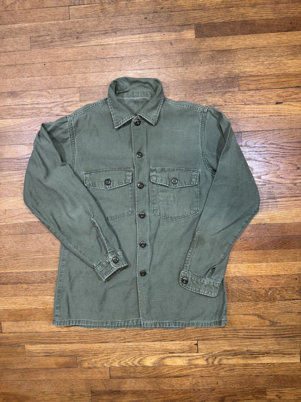 Vintage Vintage Army Green Button Up Shirt Size US S / EU 44-46 / 1 - 1 Thumbnail