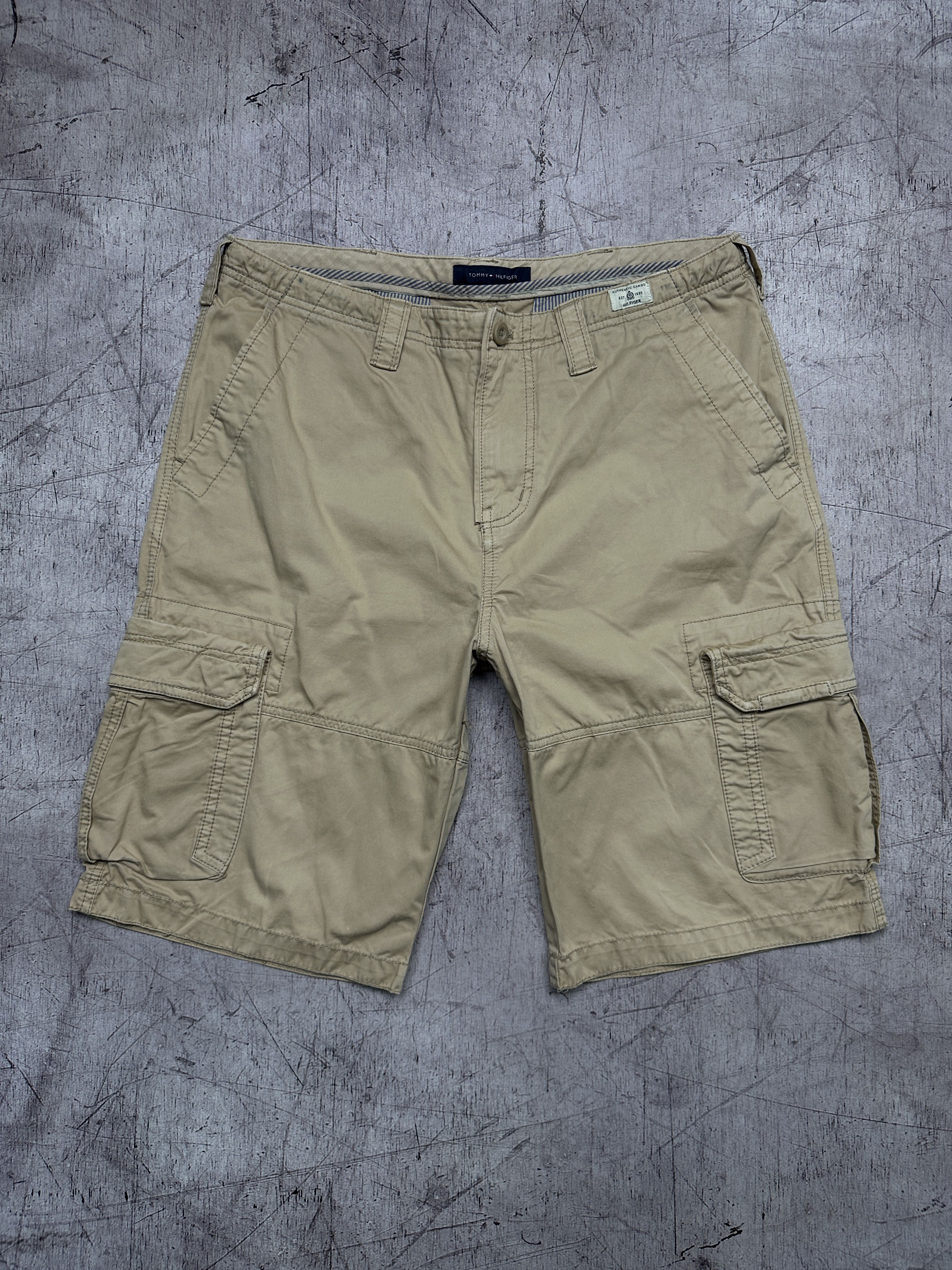 Tommy Hilfiger Tommy Hilfiger Vintage Mens Cargo Shorts Size US 33 - 1 Thumbnail
