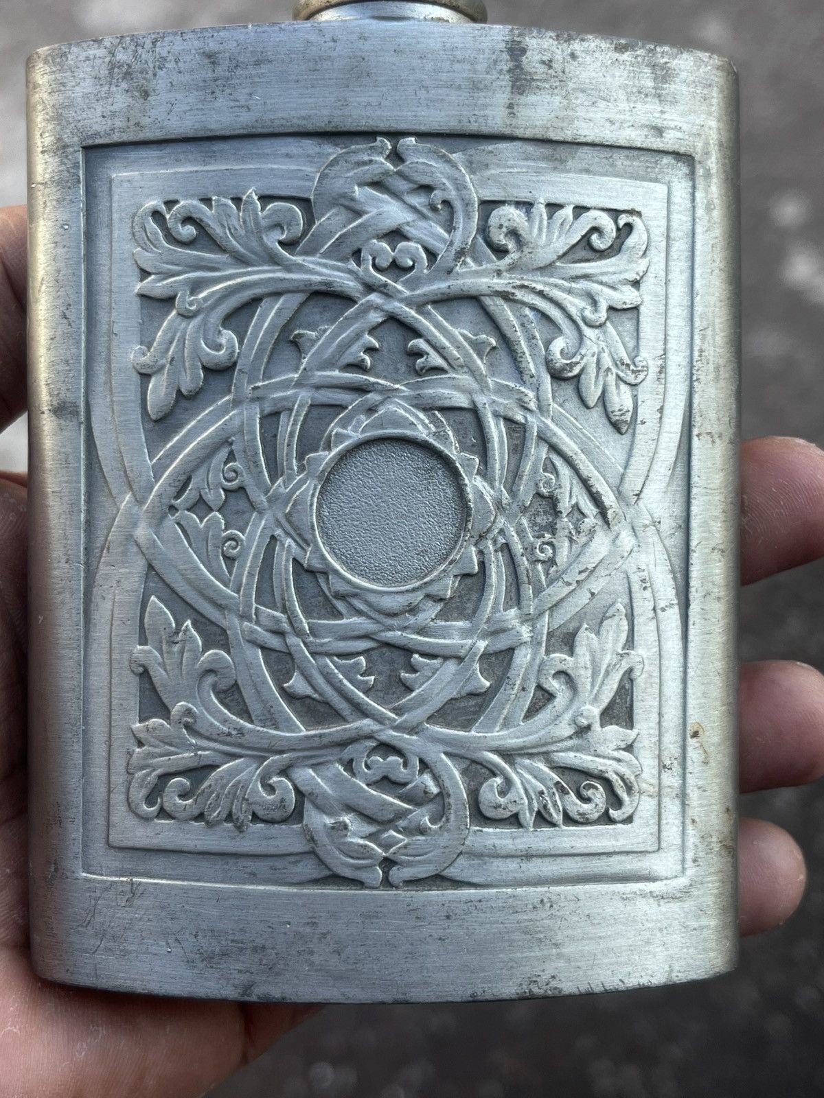 Japanese Brand Vintage Tumasek Pewter 97% Hip Flask Floral Relief Design Size ONE SIZE - 10 Thumbnail