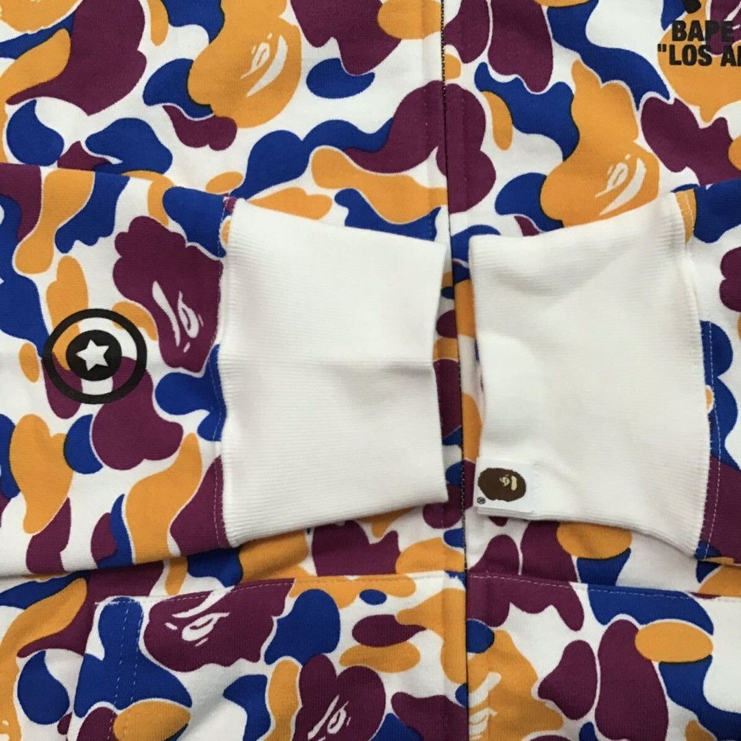 Bape 2023 🔥LA STORE CAMO🔥 shark full zip hoodie BAPE APE Size US XXL / EU 58 / 5 - 7 Thumbnail