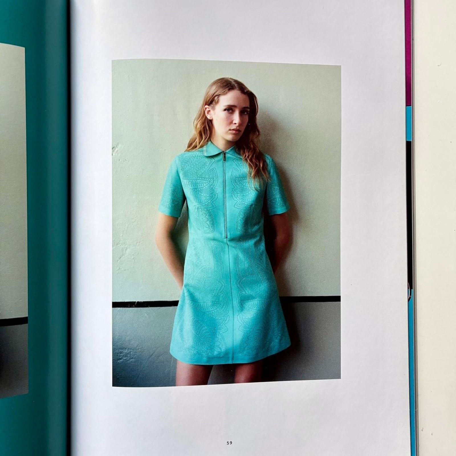 Hermes × Vintage Hermès Le Monde magazine featuring d'Hermès collection Size ONE SIZE - 2 Thumbnail