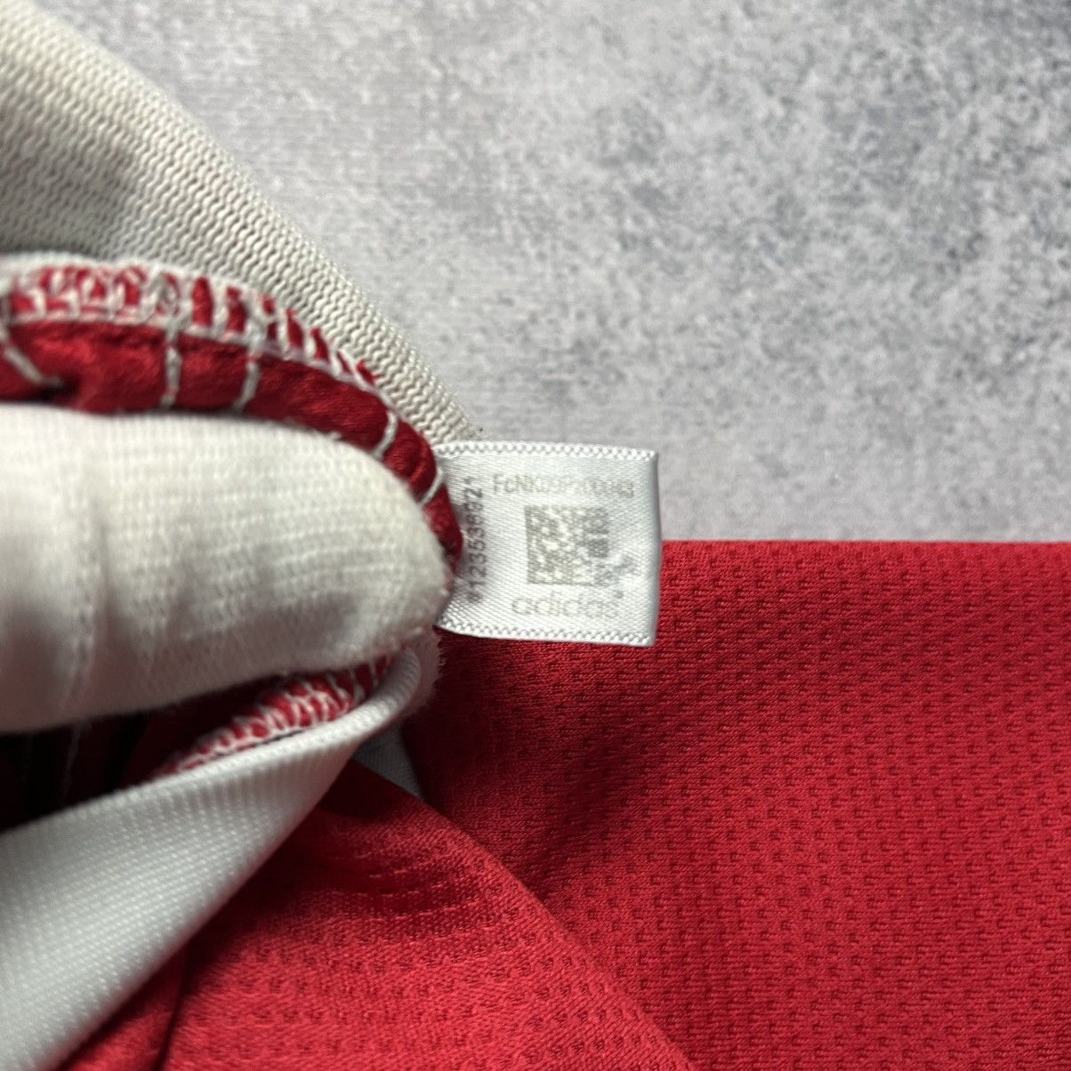 Adidas Vintage Adidas Manchester United Ronaldo Home Soccer Jersey Size US S / EU 44-46 / 1 - 11 Thumbnail