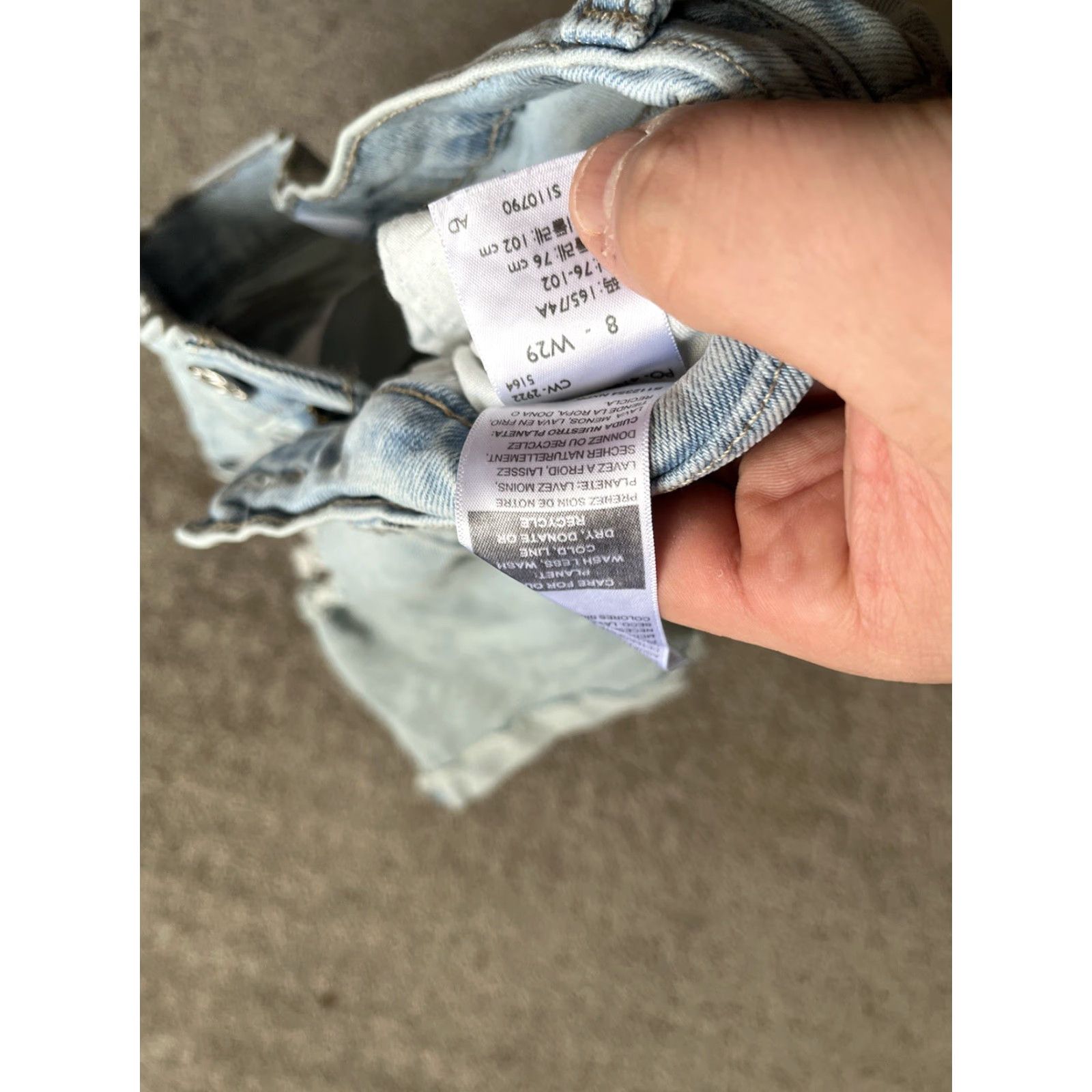 Levi's VINTAGE Levi's Denizen From Levi's High-Rise 5" Jeans Shorts Size 8 Womens Blue Cut-Off 29W 5 in Inseam 196524200153 Size 30" / US 8 / IT 44 - 4 Thumbnail