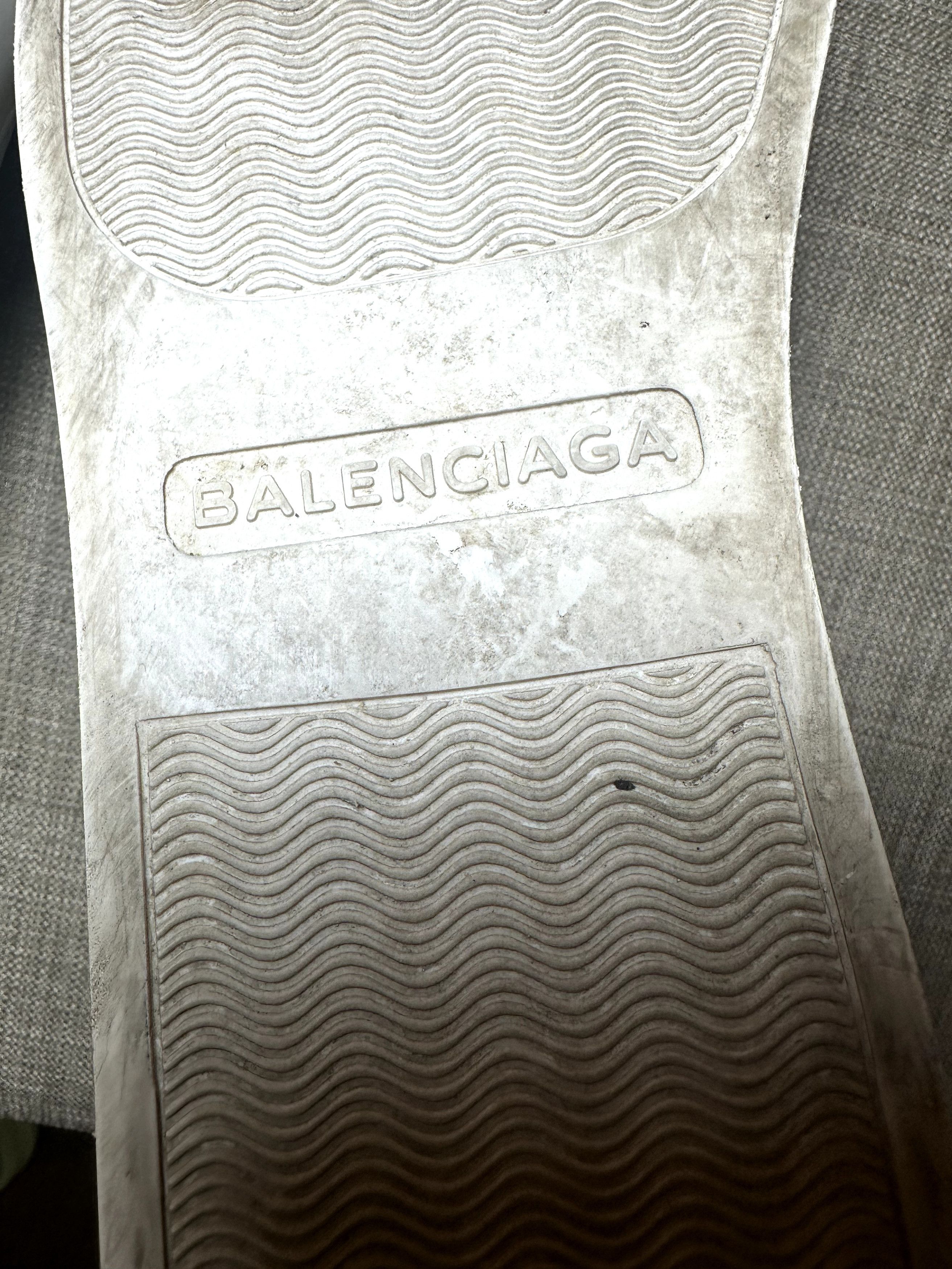 Balenciaga Balenciaga Perforated Leather Low Top Sneakers Size US 10 / EU 43 - 9 Thumbnail