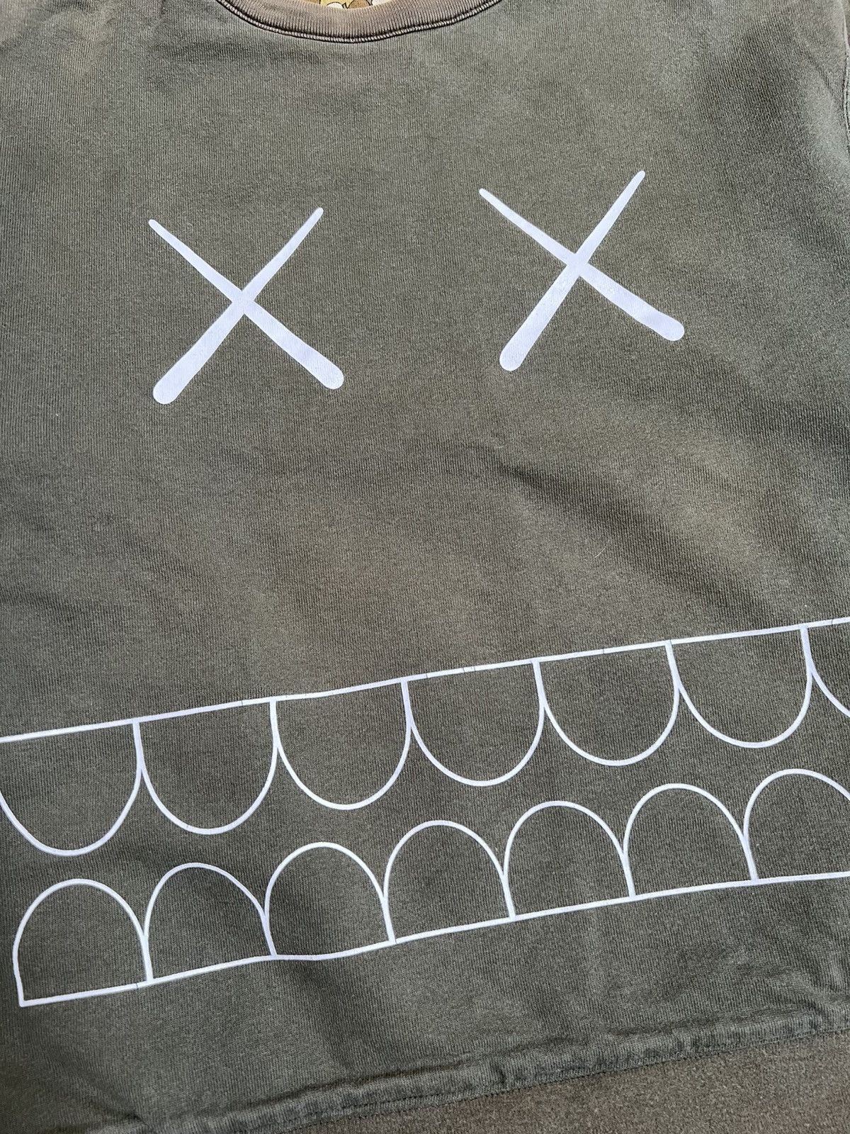 Bape Bape x Kaws Olive Cloud Camo Chomper Reversible Crewneck Size US M / EU 48-50 / 2 - 9 Thumbnail