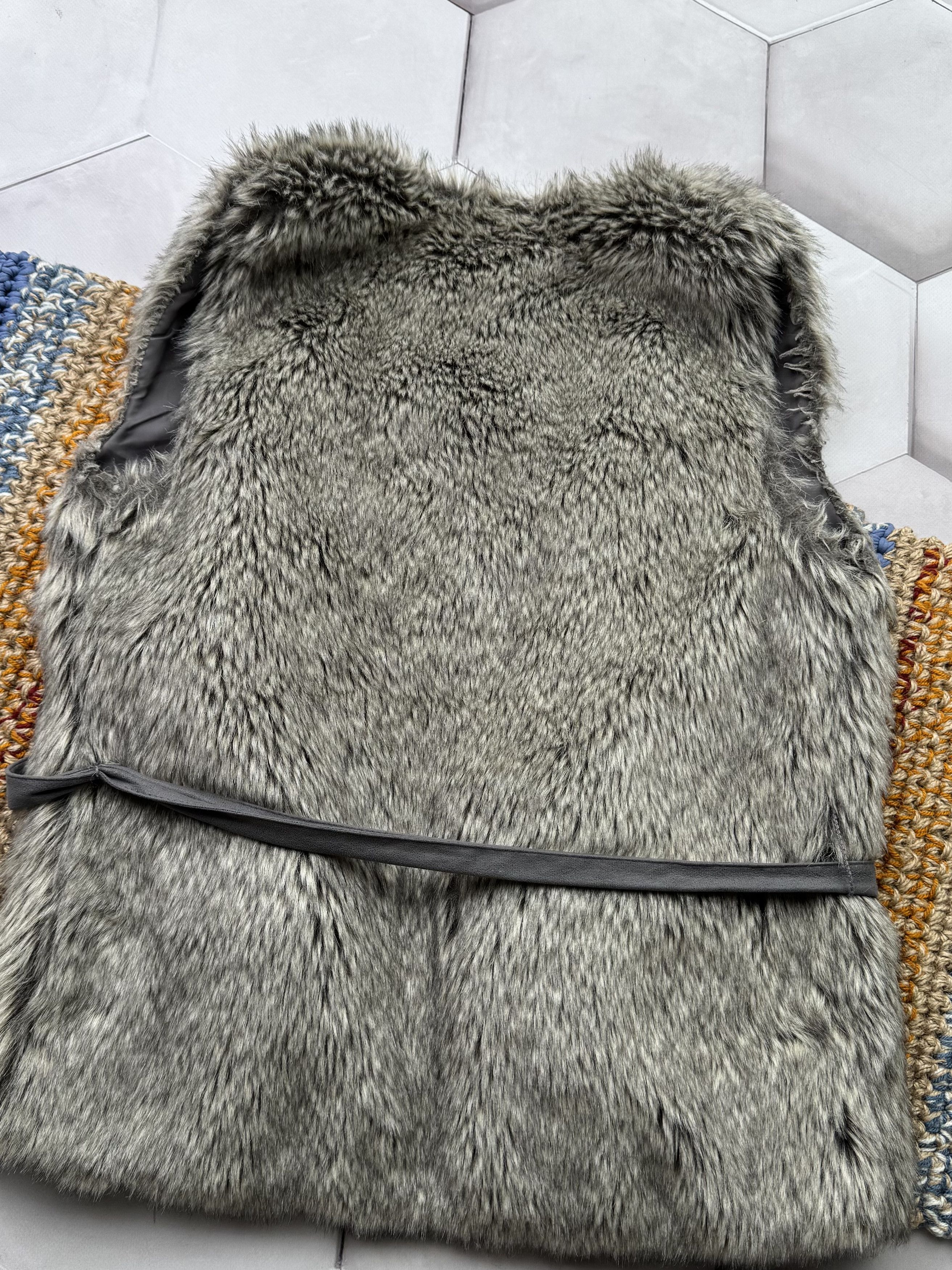 Japanese Brand Vintage Faux Fur Vest (E4) Size L / US 10 / IT 46 - 6 Thumbnail