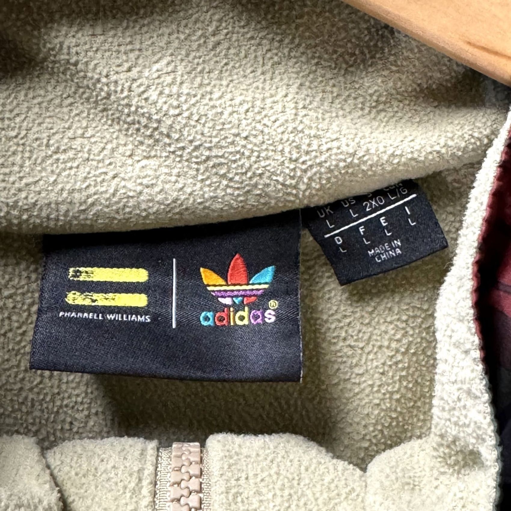 Adidas Adidas Pharrell Williams Jacket Mens Large Camo Hiking Outdoor Fleece Pullover Size US L / EU 52-54 / 3 - 7 Thumbnail