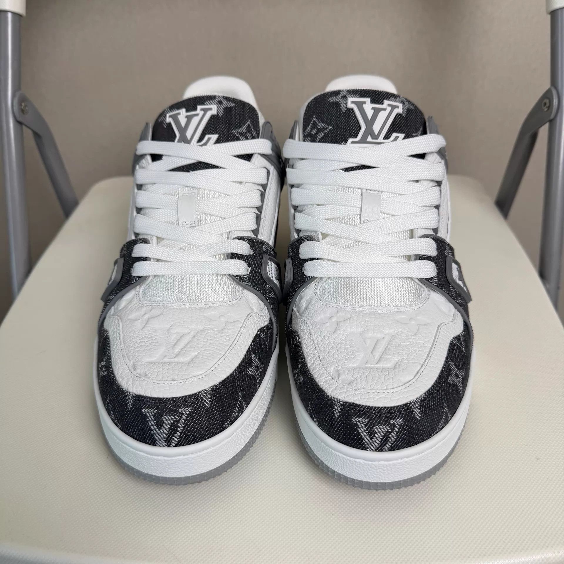 Louis Vuitton LOUIS VUITTON Trainer Low-Top Unisex White-Gray 42.5 Size US 9.5 / EU 42-43 - 2 Thumbnail