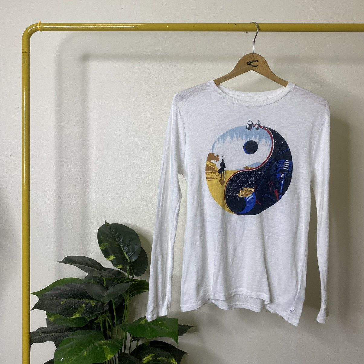 Gap × Star Wars GAP x Star Wars VII The Force Awakens Lucasfilm LS T Shirt Size US S / EU 44-46 / 1 - 1 Thumbnail