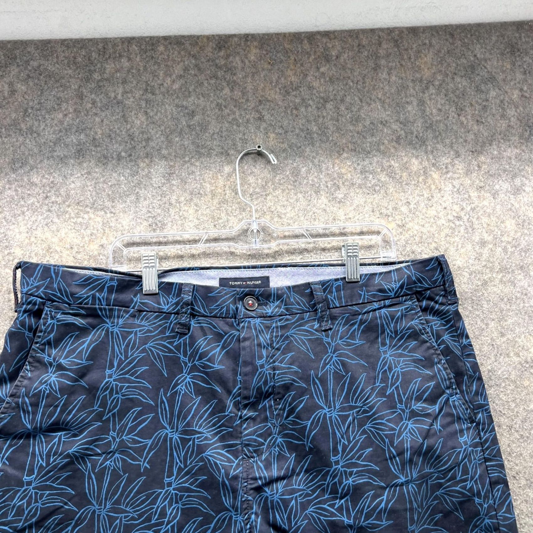 Tommy Hilfiger Tommy Hilfiger Shorts Men 38 Adult Blue Navy Chino Flat Front Casual Size US 38 / EU 54 - 2 Thumbnail