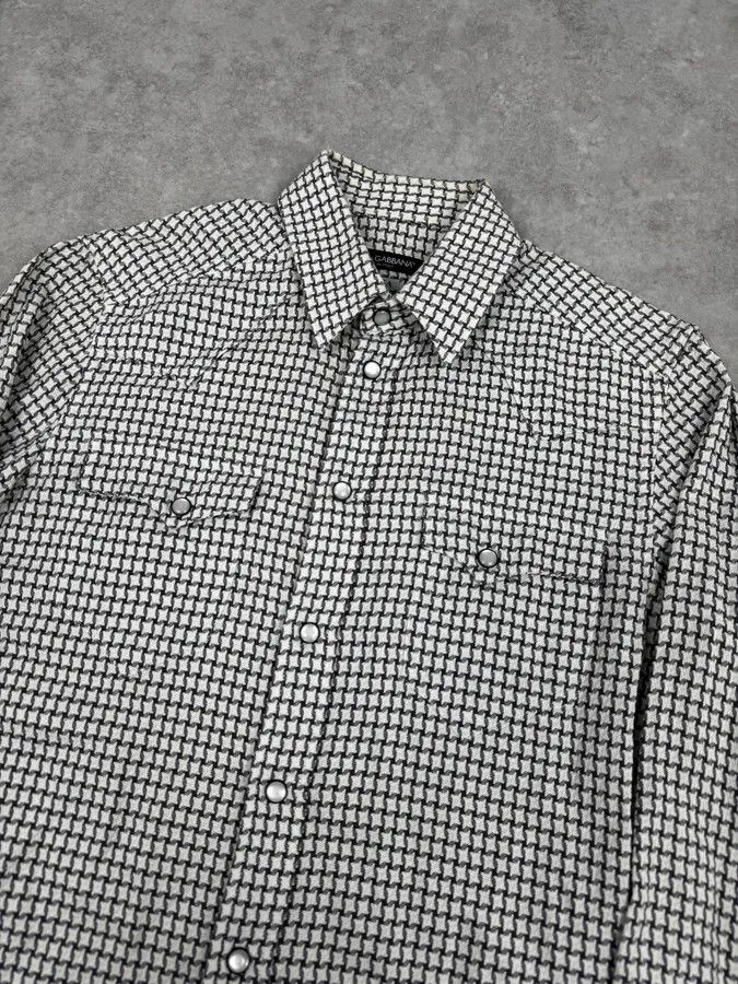 Dolce & Gabbana 2010s Dolce & Gabbana Black & White Sicilian Premium Shirt Size US S / EU 44-46 / 1 - 5 Thumbnail