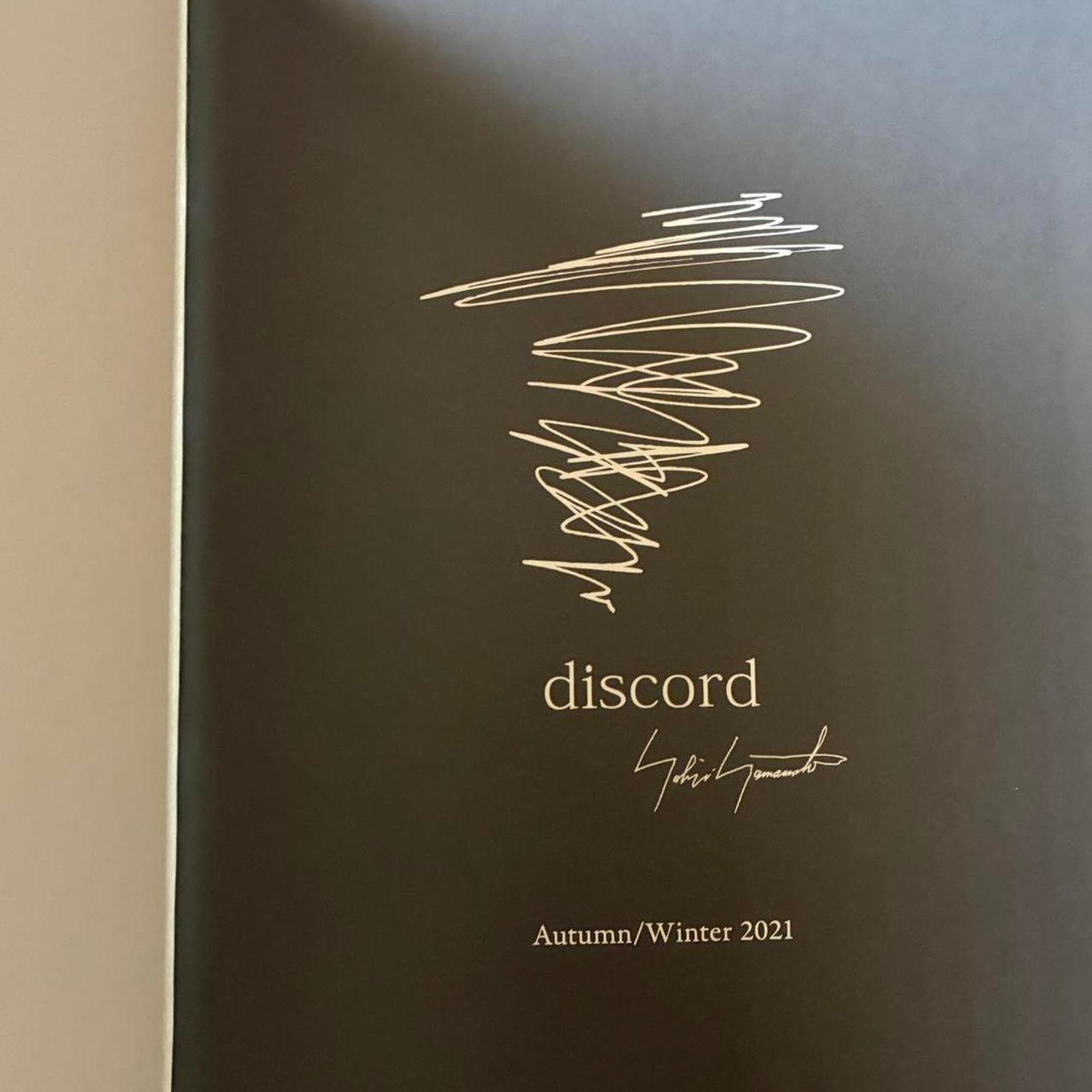 Yohji Yamamoto Yohji Yamamoto discord Autumn/Winter 2021 look book catalog Size ONE SIZE - 2 Thumbnail