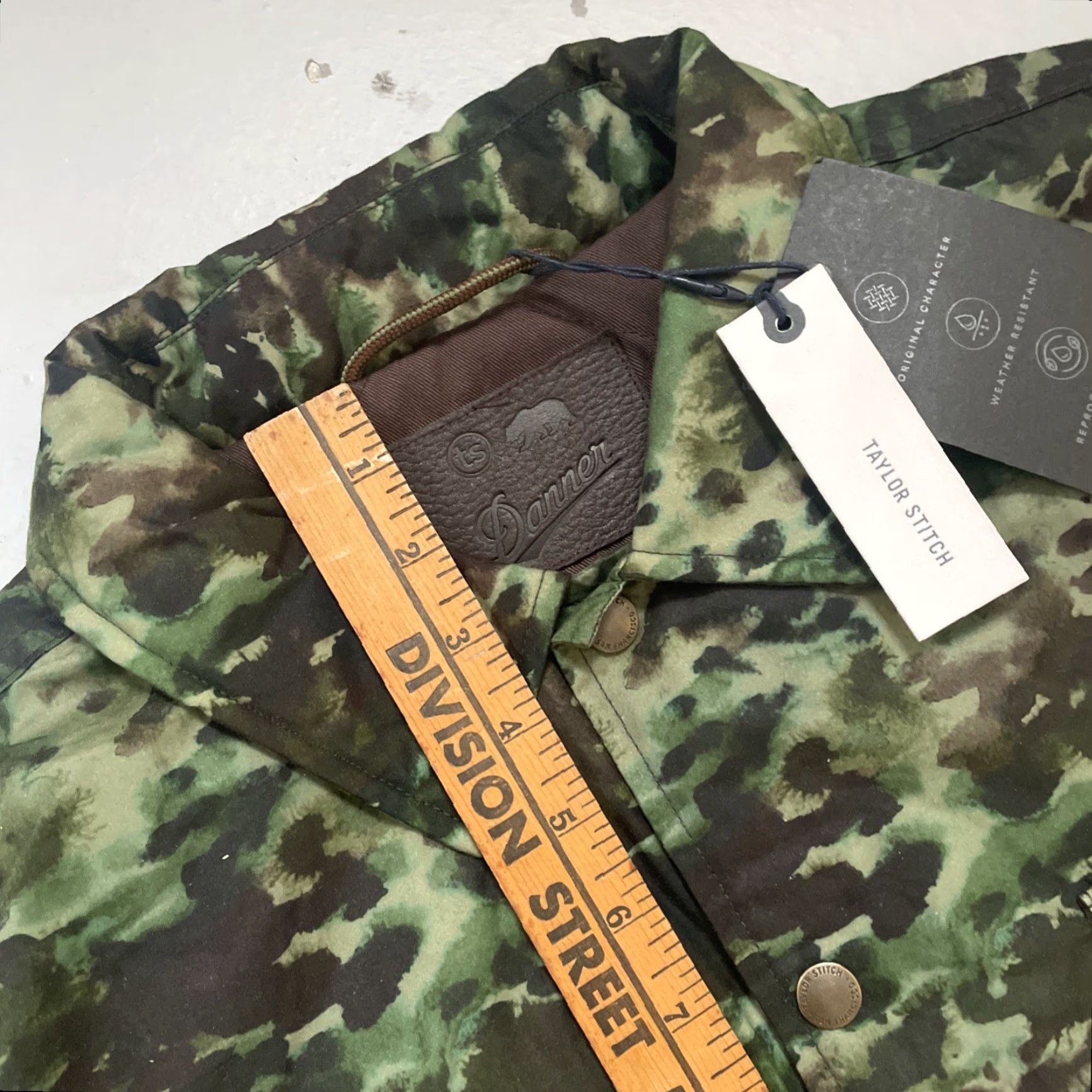 Taylor Stitch Taylor Stitch x Danner Halley Stevensons Venture Jacket Waxed Canvas Camouflage 42 NWT Mens Jacket Waxed Canvas Camouflage 42 NWT Size US XS / EU 42 / 0 - 4 Thumbnail