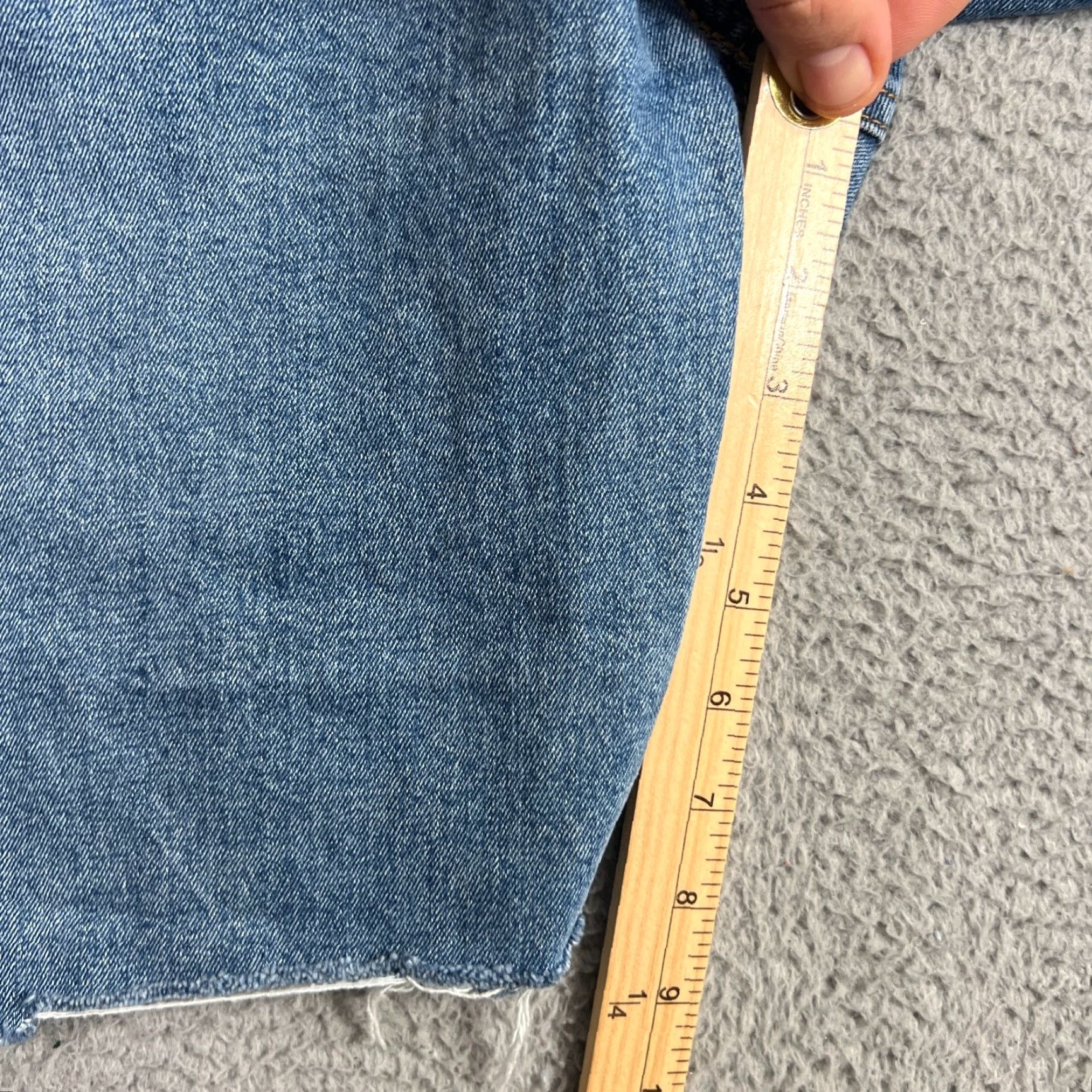 Levi's Levi's Bermuda Shorts Men's Size 37 Blue Distressed 9" Jorts Casual Beach Sports Size US 37 - 4 Thumbnail
