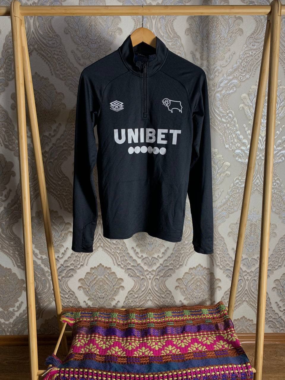 Umbro × Vintage VERY RARE UMBRO DERBI UNITED ENGLAND TRAINING SOCCER JERSEY Size US S / EU 44-46 / 1 - 1 Thumbnail