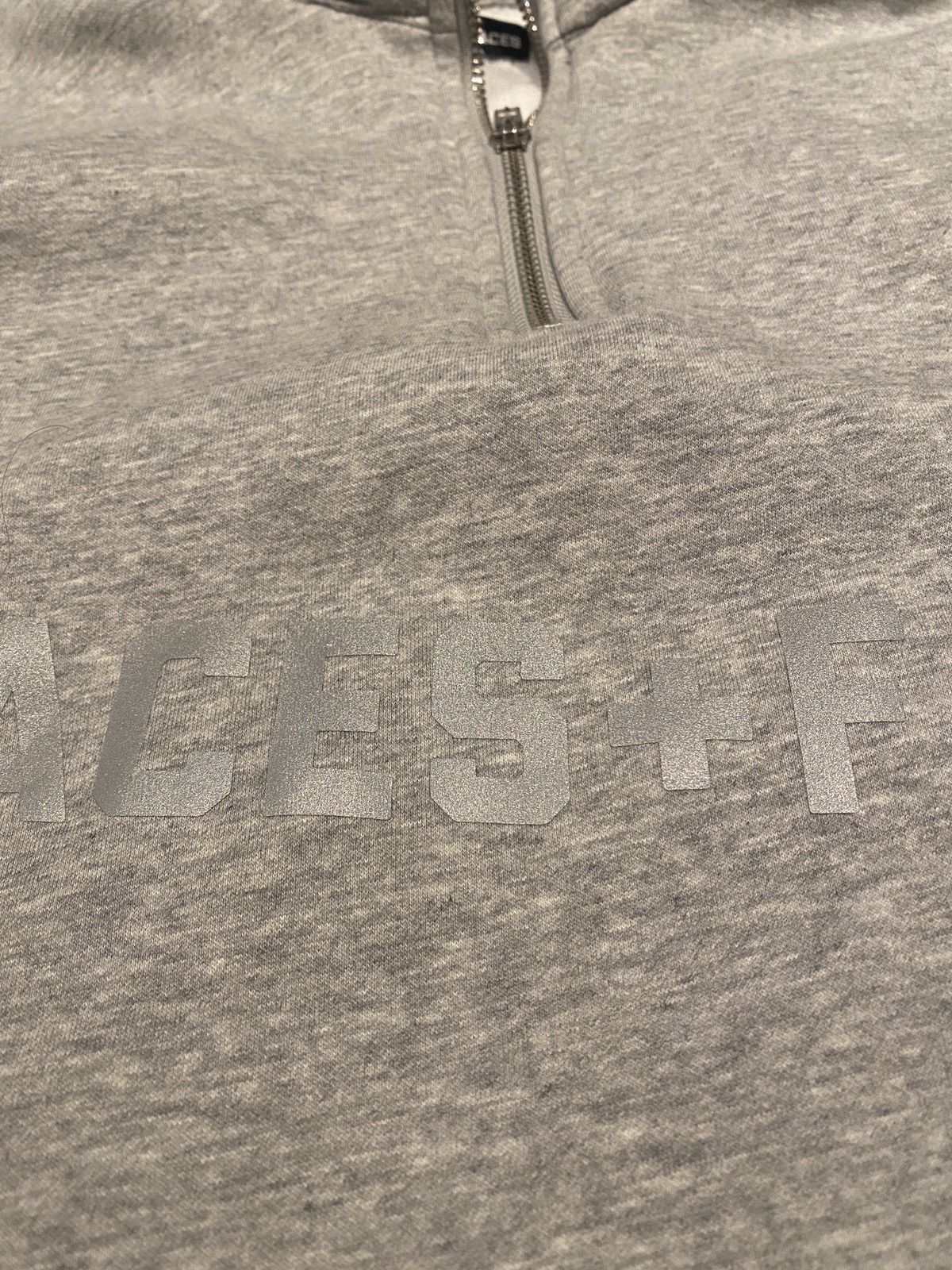 Places + Faces Places + Faces 3M quarter zip sweat 3M reflective Size US L / EU 52-54 / 3 - 7 Thumbnail