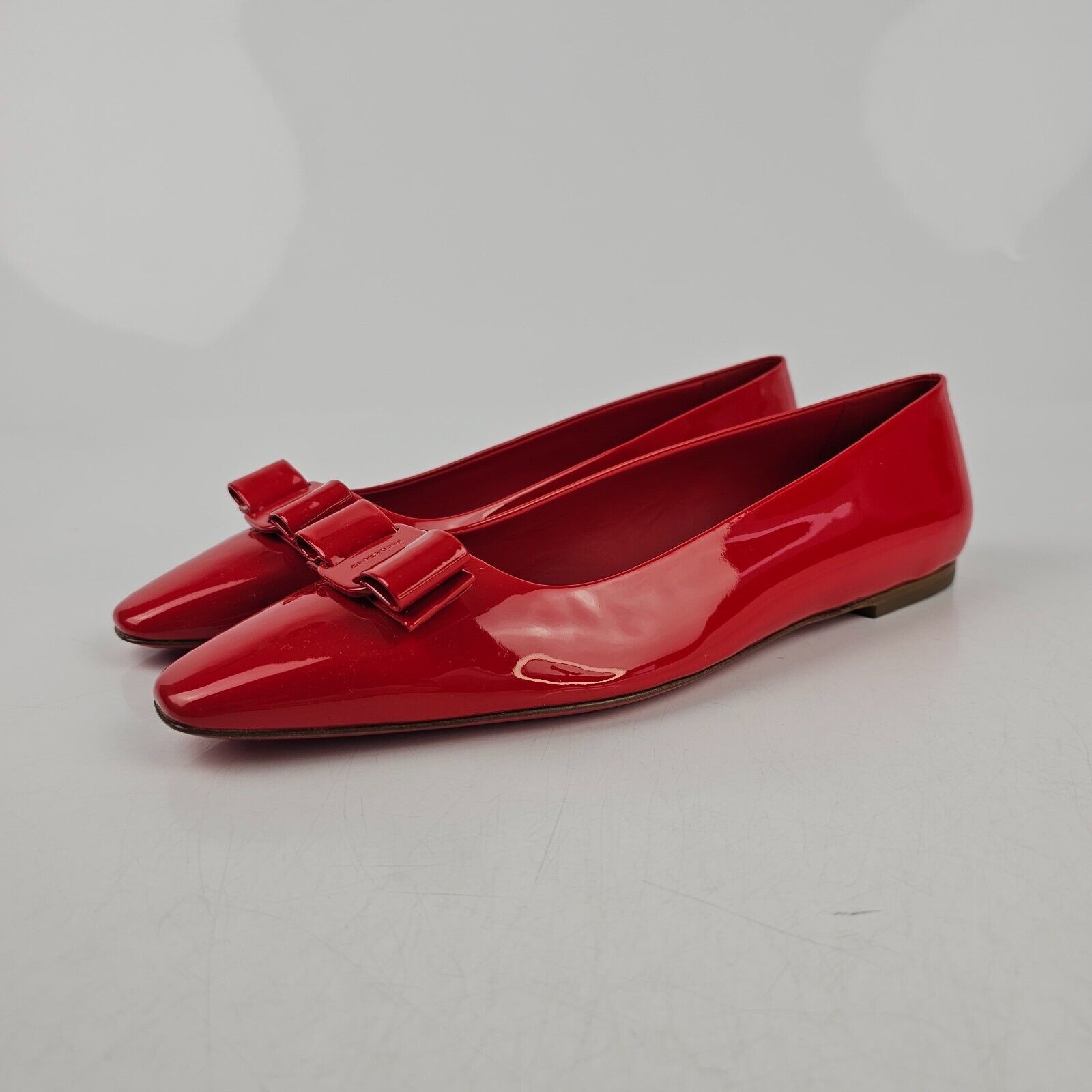 Ferragamo zeri flats shops